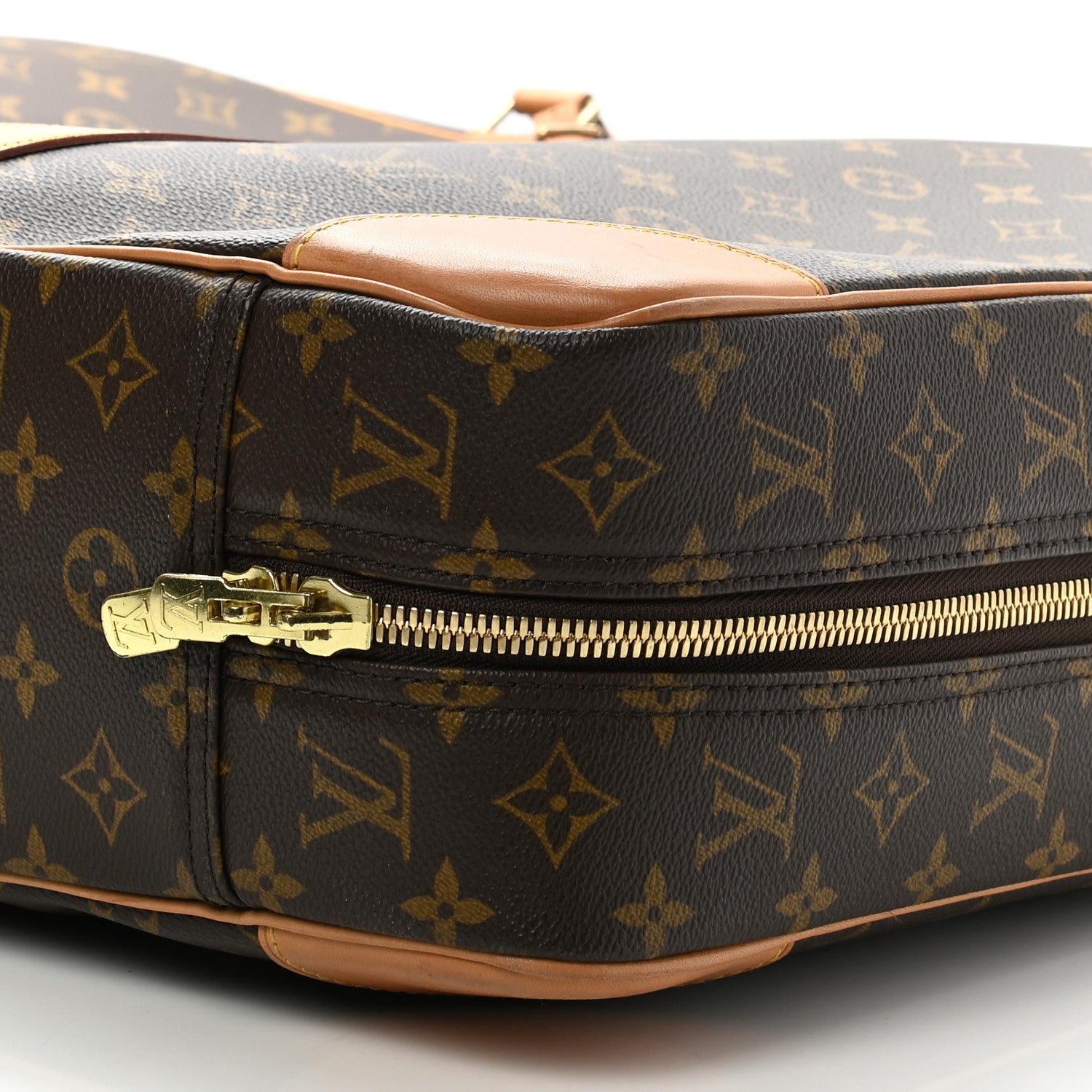 Louis Vuitton Monogram Sirius 50 9 of 12