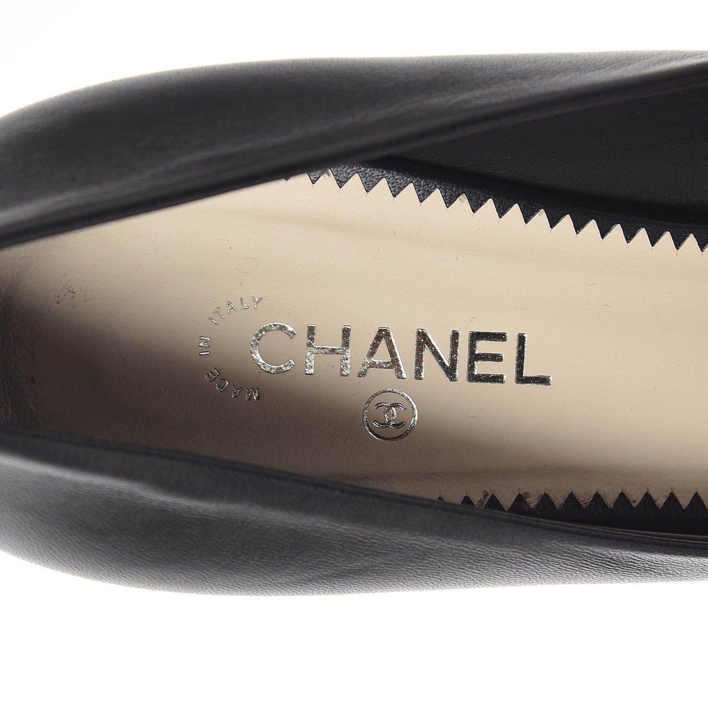 Lambskin Cap Toe Pearl Pumps 38.5 Black