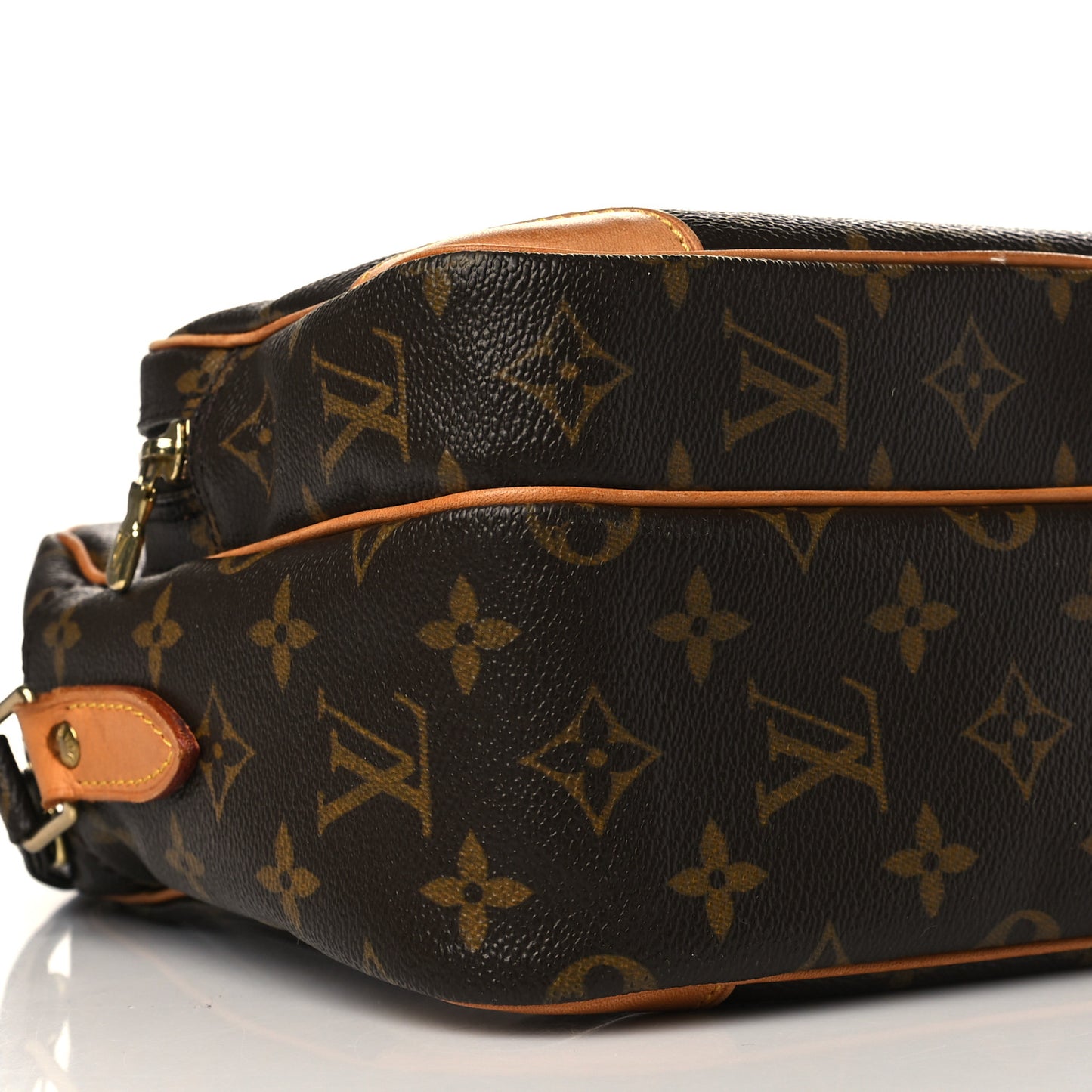 Monogram Nil 28