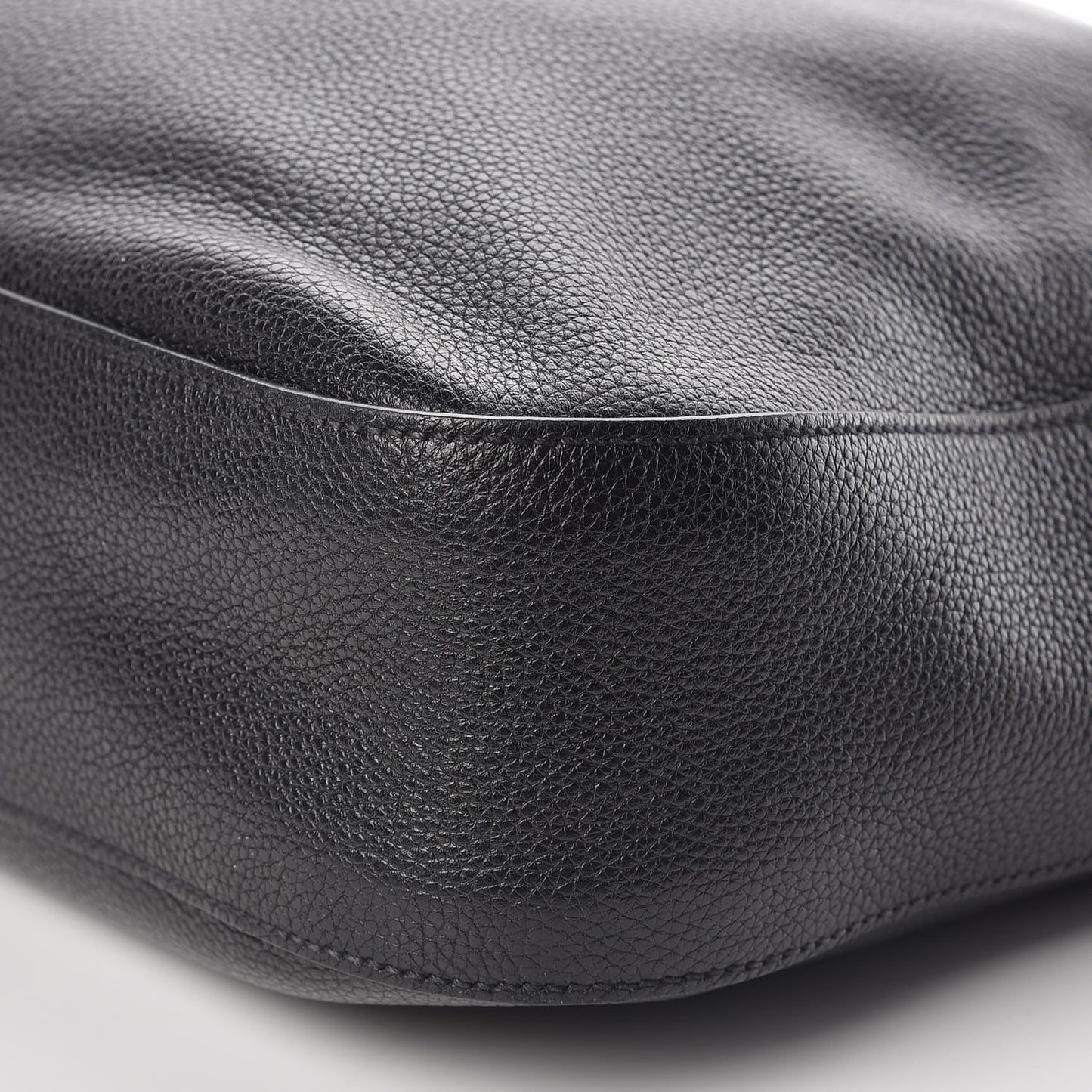 Vitello Daino Hobo Black