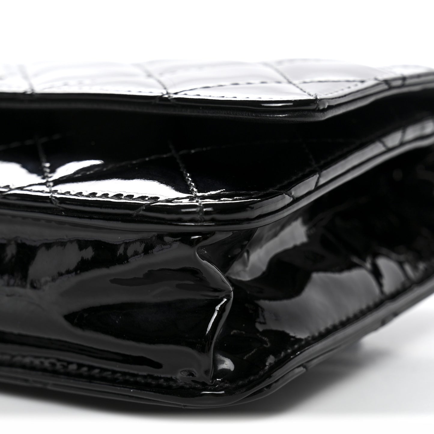 Patent Quilted Wallet On Chain WOC Black