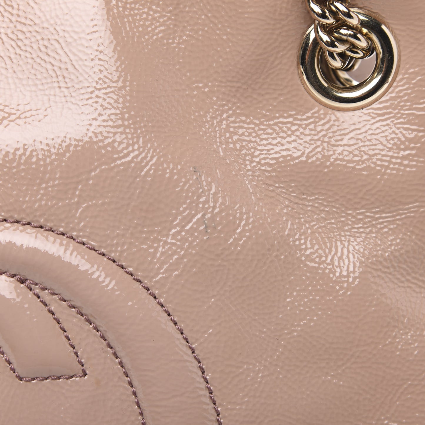 Patent Medium Soho Chain Shoulder Bag Dark Cipria