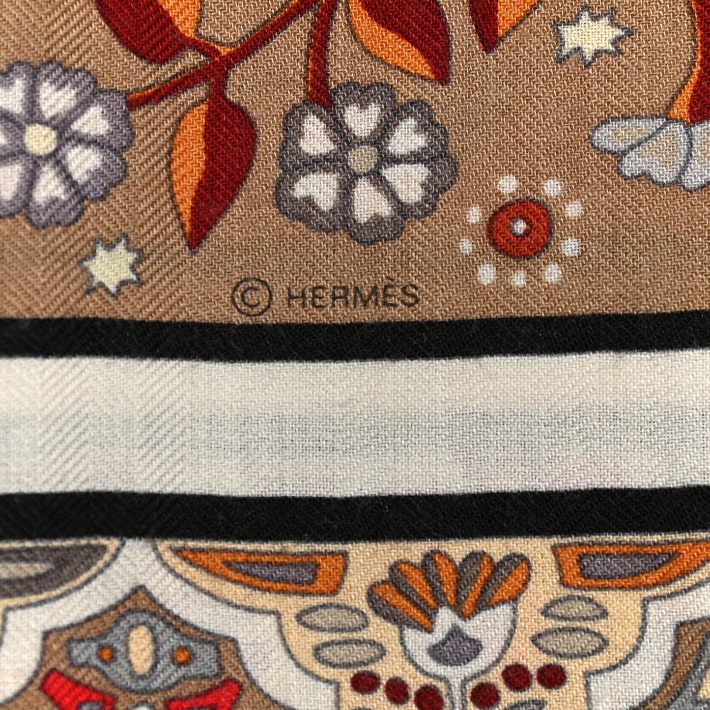Cashmere Silk Aux Portes Du Palais Shawl 140 Black Beige Rouge