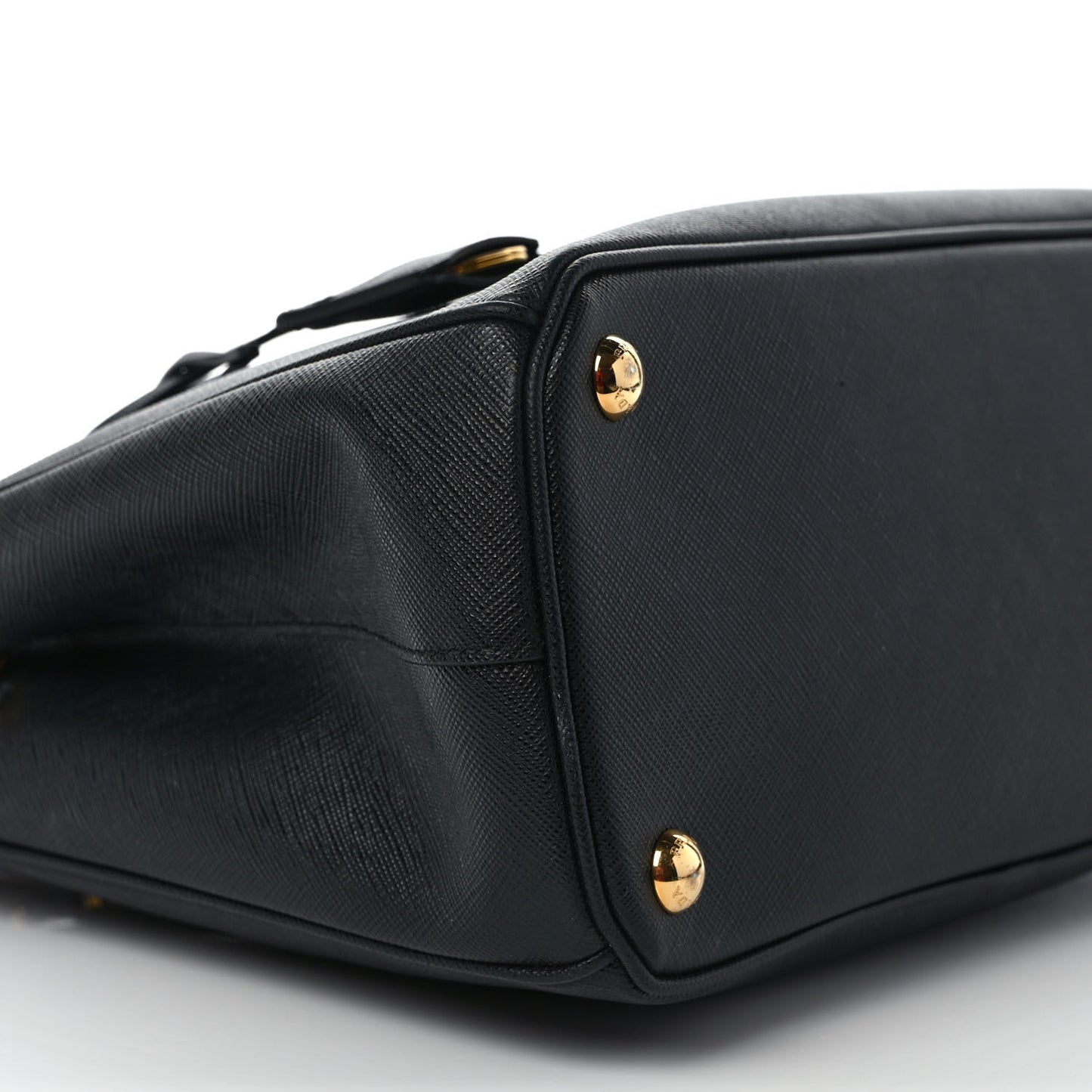 Saffiano Medium Galleria Double Zip Tote Black