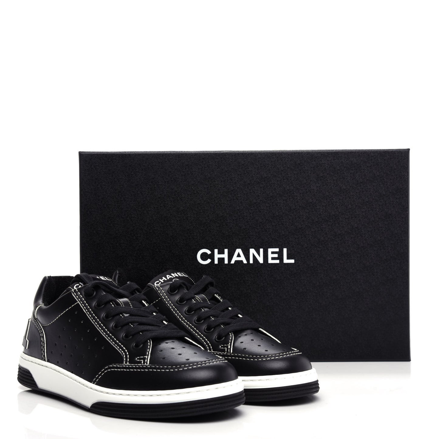 Calfskin Womens Logo Sneakers 37 Black White
