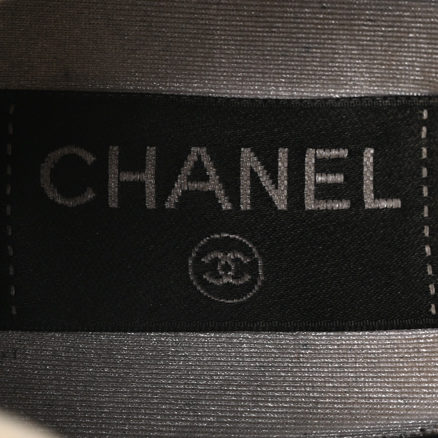 Chanel Knit Fabric Suede Calfskin Womens CC Sneakers  41 White Black 8 of 8