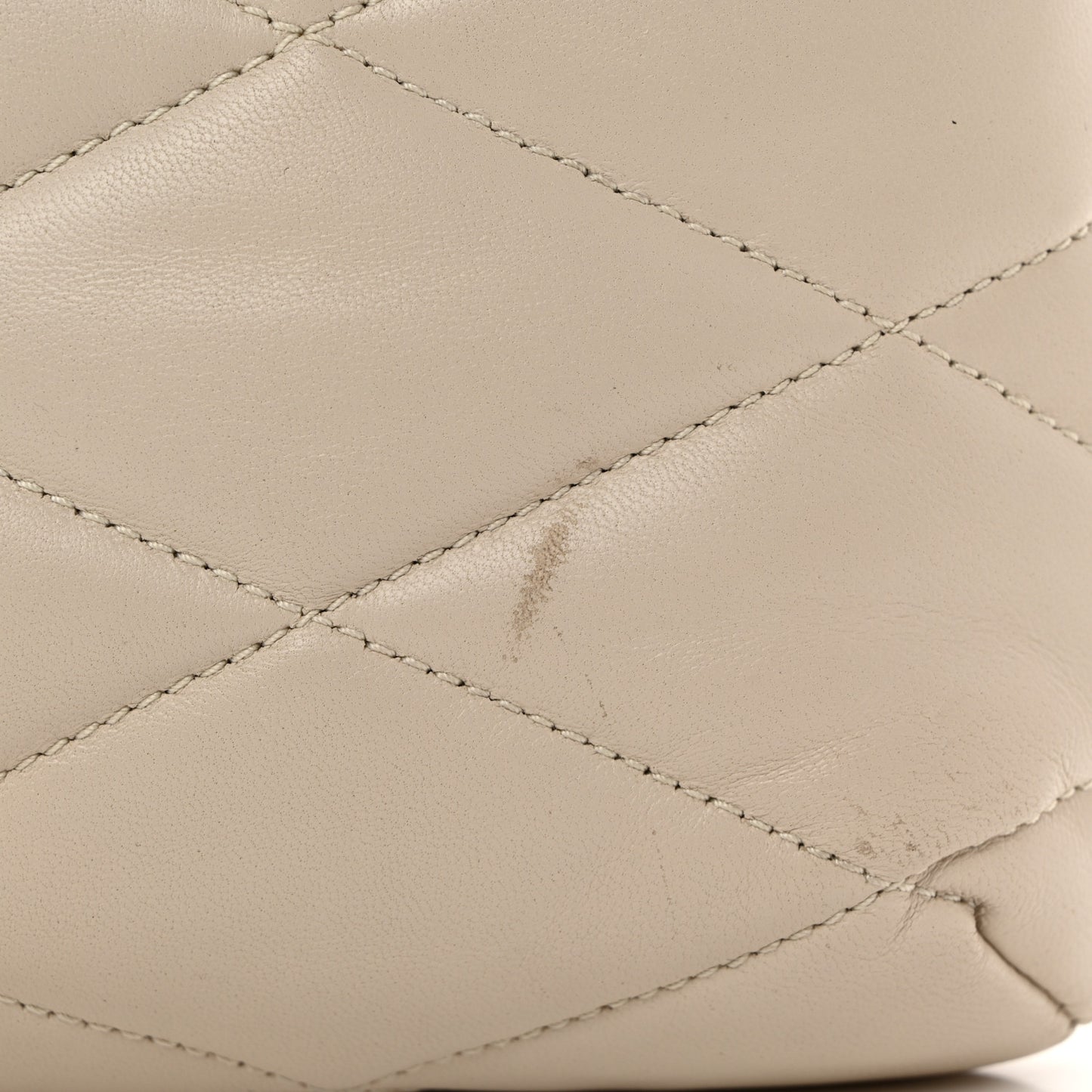 Lambskin Quilted Le 57 Diamond Shoulder Bag Crema Soft