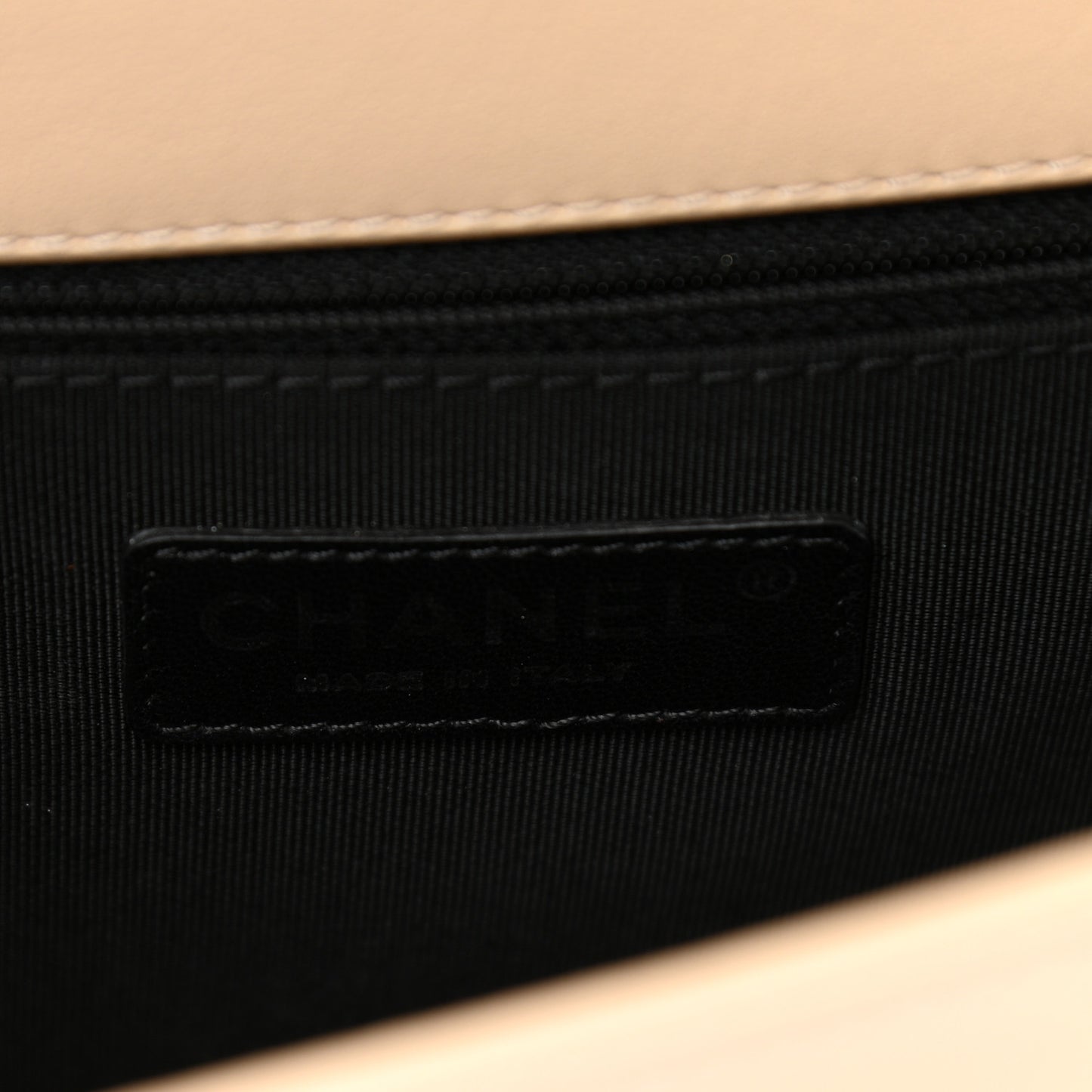 Patent Calfskin New Medium Boy Flap Plexiglass Beige