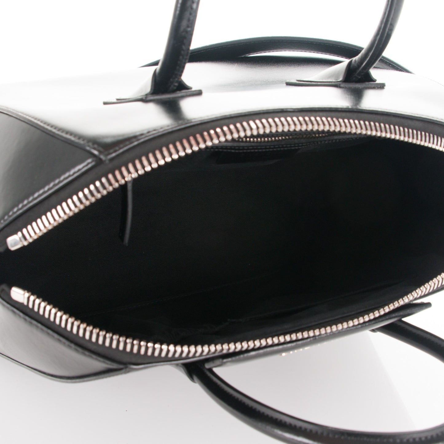 Shiny Lord Calfskin Medium Antigona Black