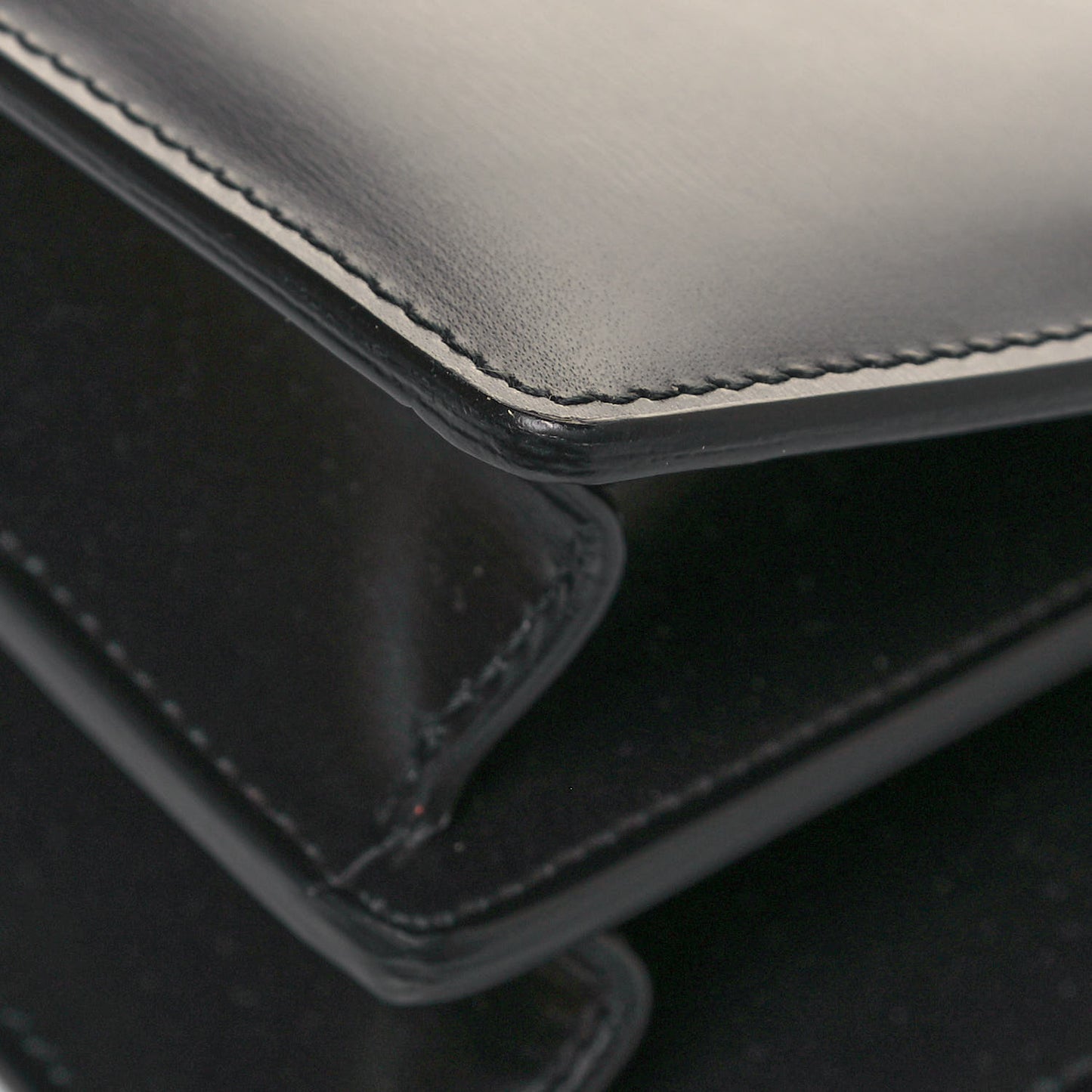 Box Calfskin Medium Clasp Bag Black
