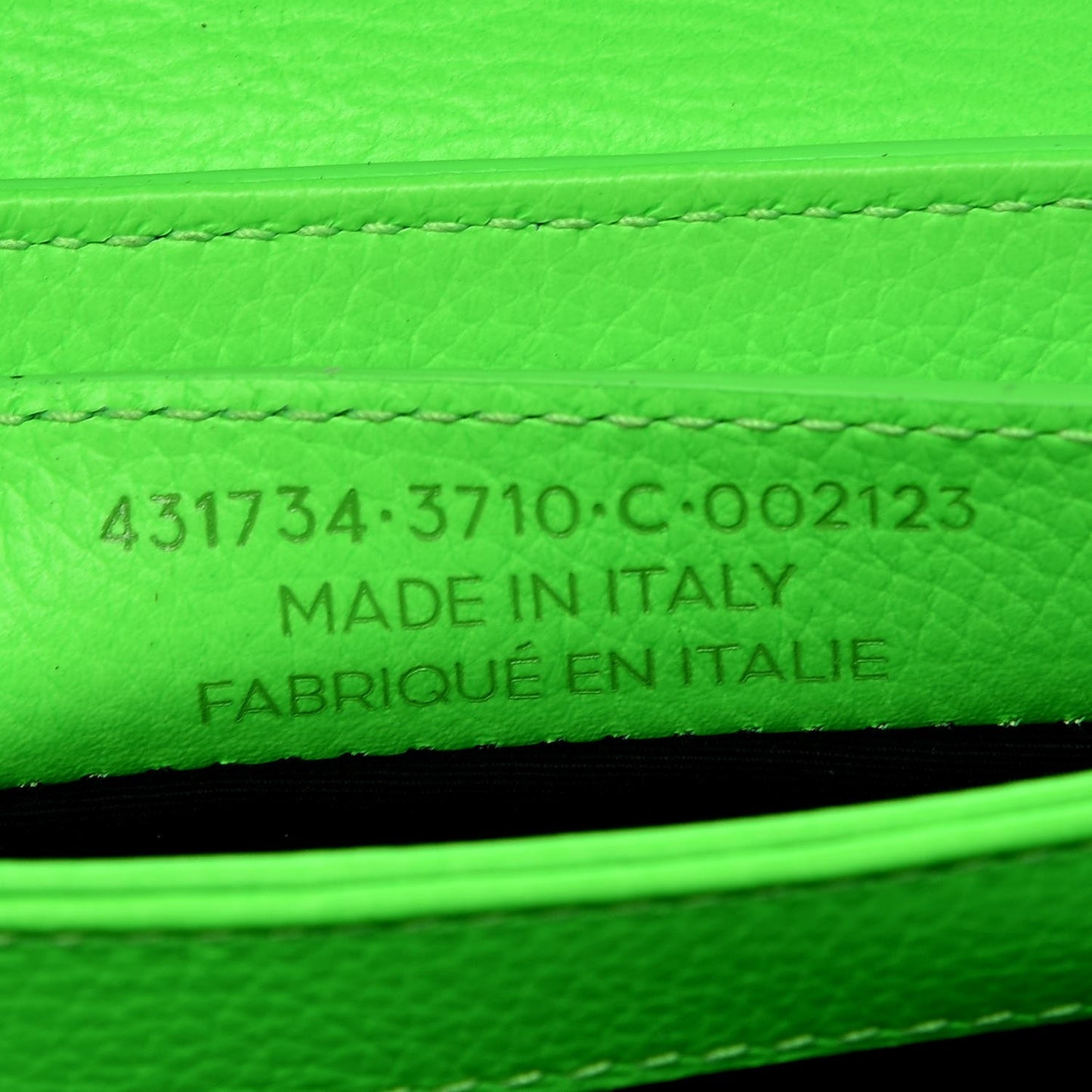 Grained Calfskin Le Dix Nano Soft Cartable Vert Fluo