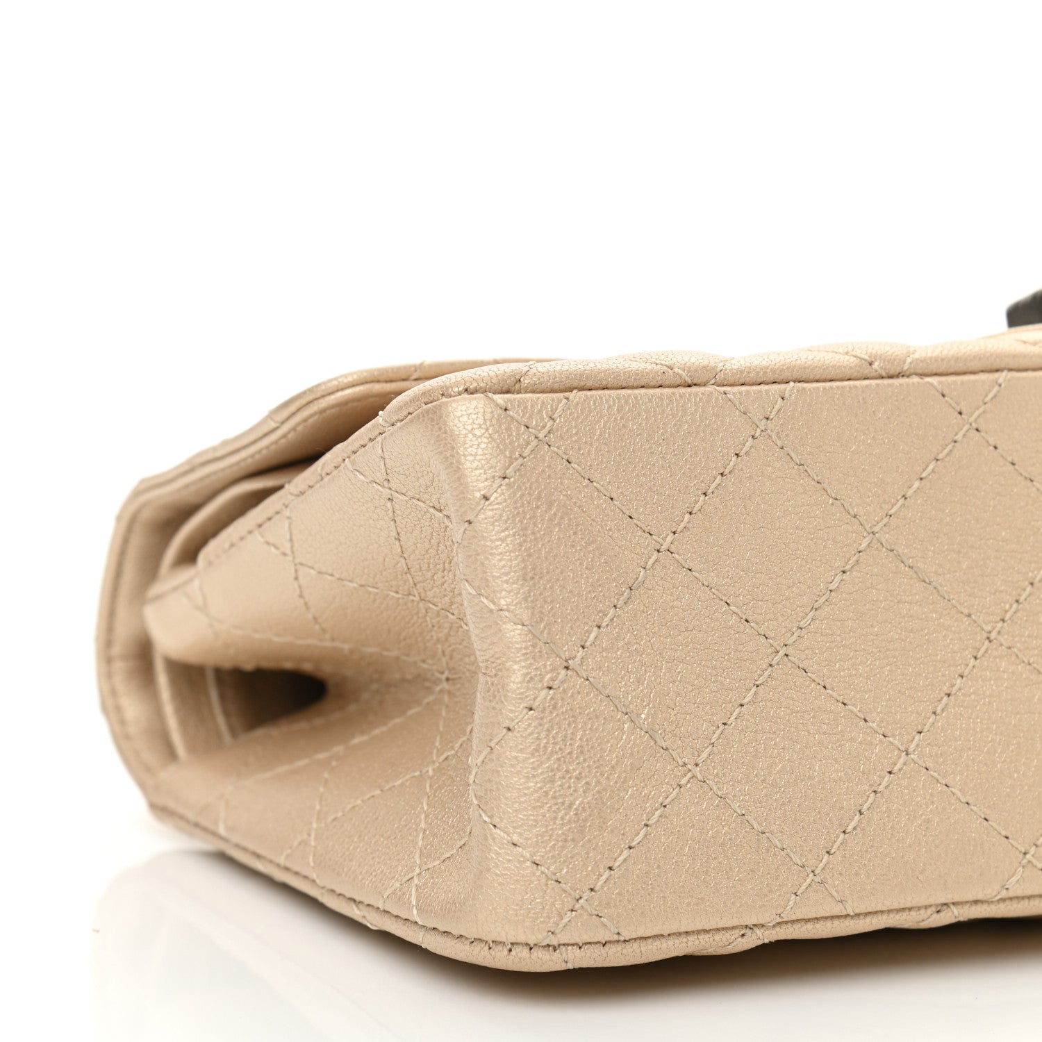 Chanel Metallic Sheepskin Quilted 2.55 Reissue 225 Flap Beige 8 of 9
