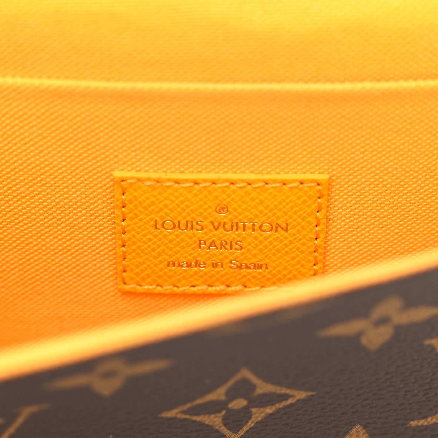 Monogram 2022 Christmas Animation New York Soho Pochette Felicie Chain Wallet Yellow