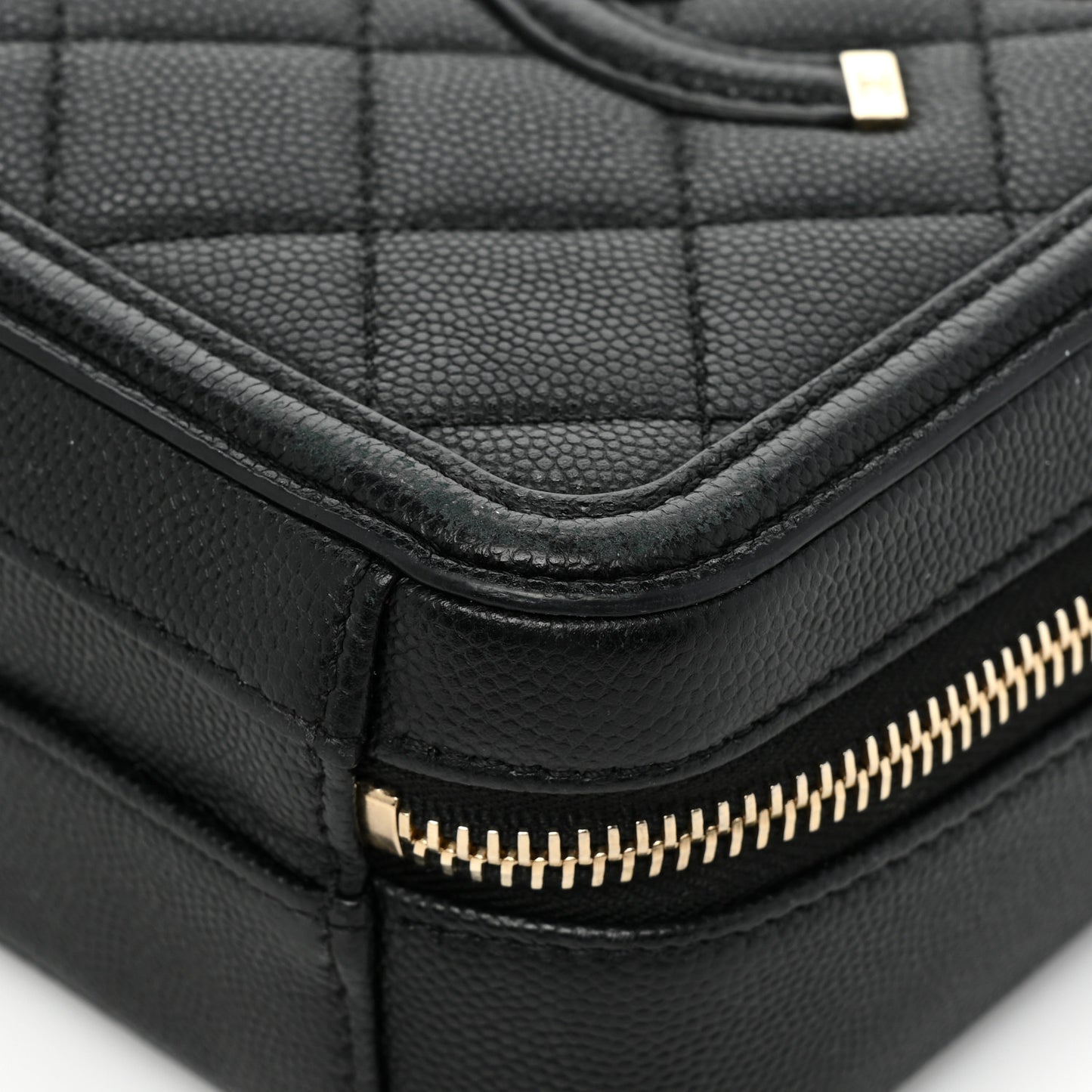 Caviar Quilted CC North South Filigree Vanity Case Black