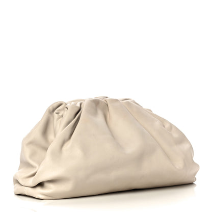 Bottega Veneta Smooth Butter Calf The Pouch Oversized Clutch Plaster 3 of 19
