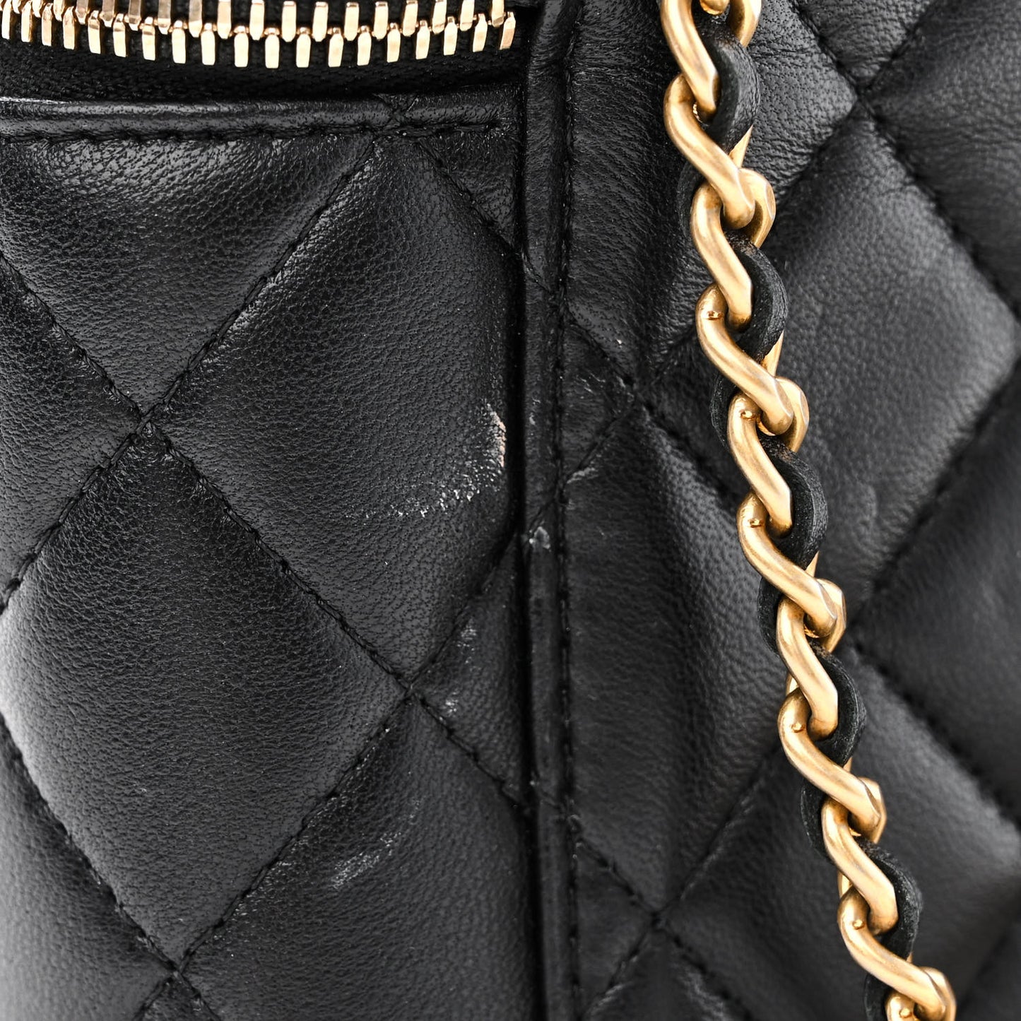 Lambskin Quilted Metal Small Top Handle Vanity Case With Chain Black