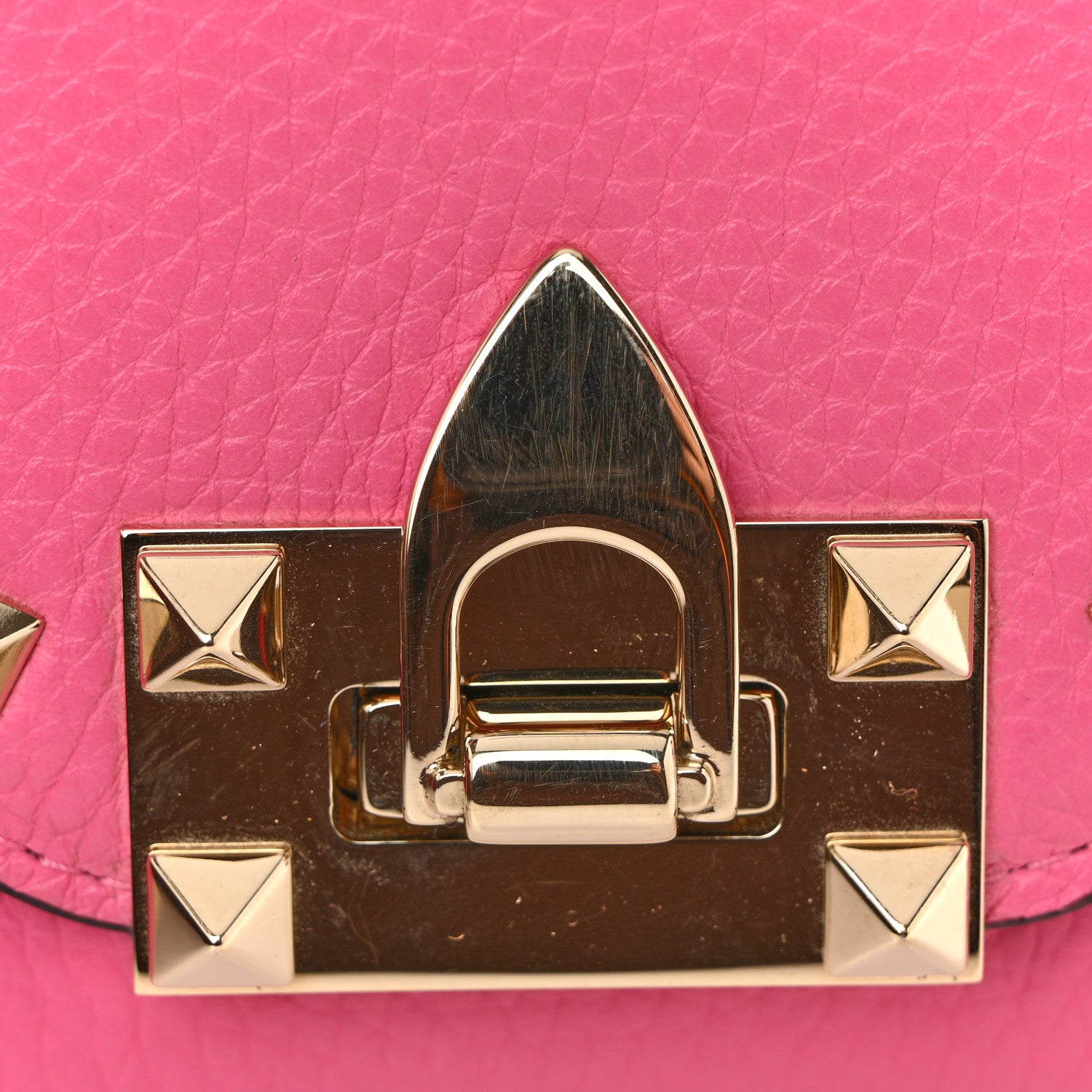 Valentino Garavani Pebbled Calfskin Rockstud Flip Lock Wallet On Chain Feminine Pink 19 of 19