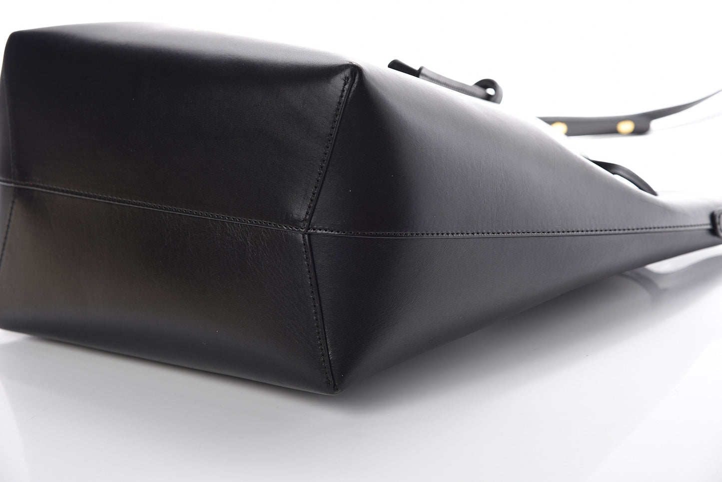 Vegetable Tanned Calfskin Bucket Bag Black Flamma