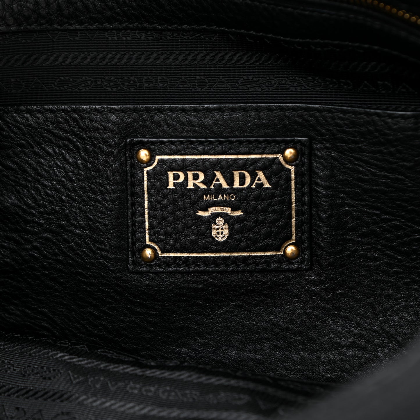 Vitello Daino Side Pocket Hobo Black