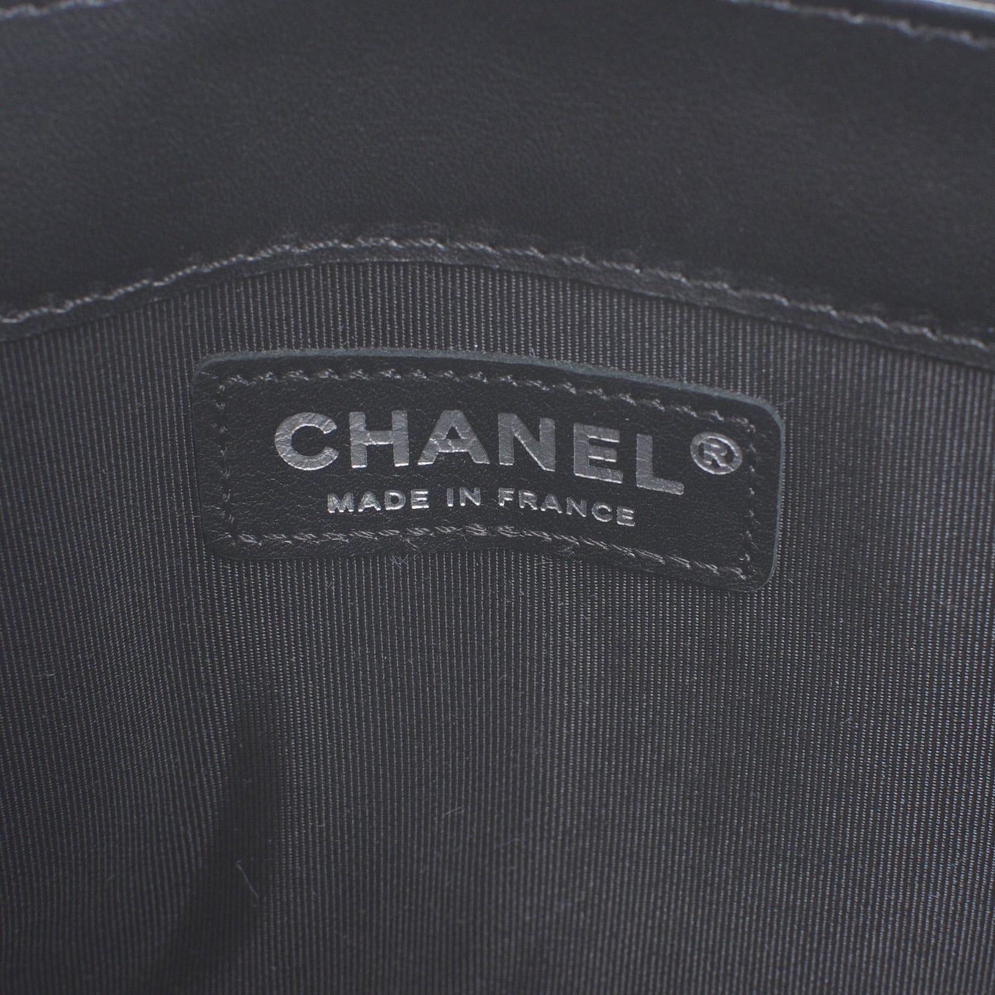 Calfskin Enchained Medium Boy Flap Black
