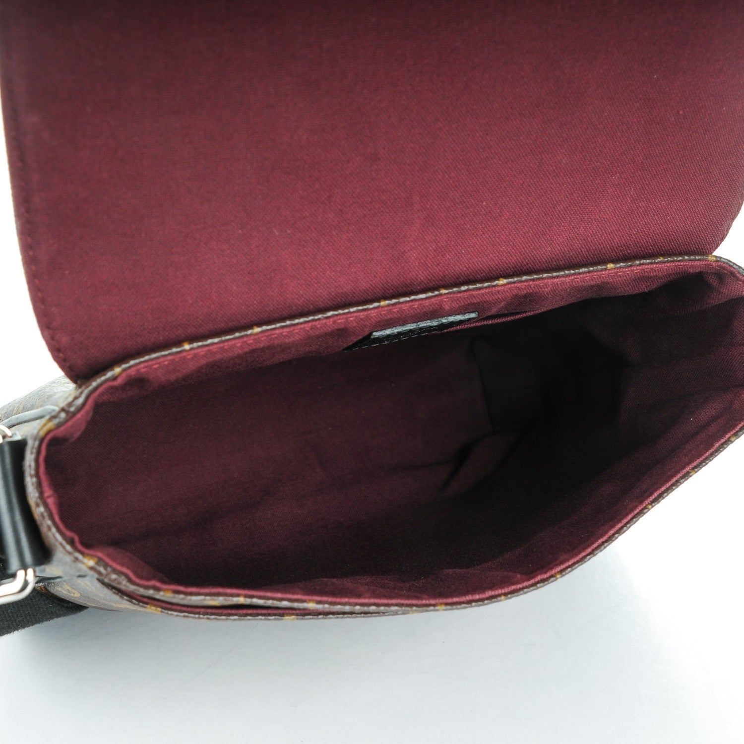 Louis Vuitton Monogram Macassar District PM 5 of 7