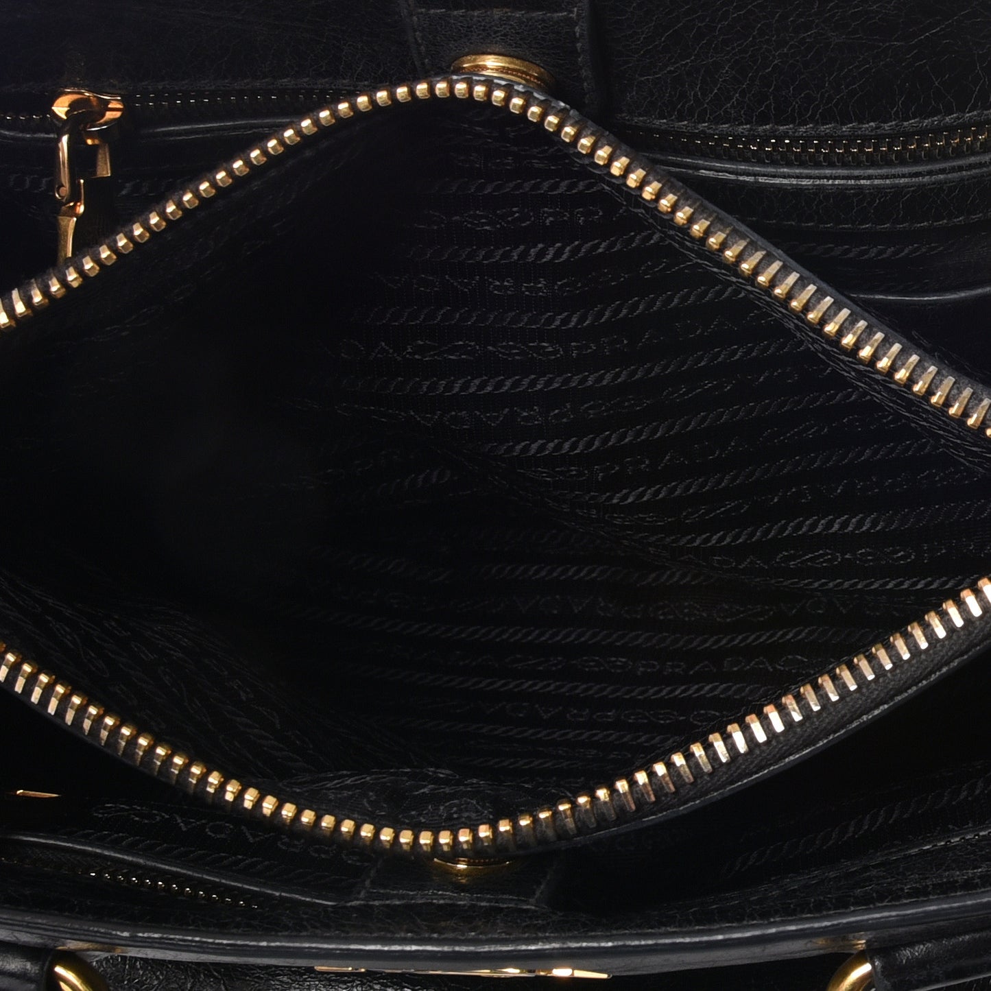 Vitello Shine Tote Black