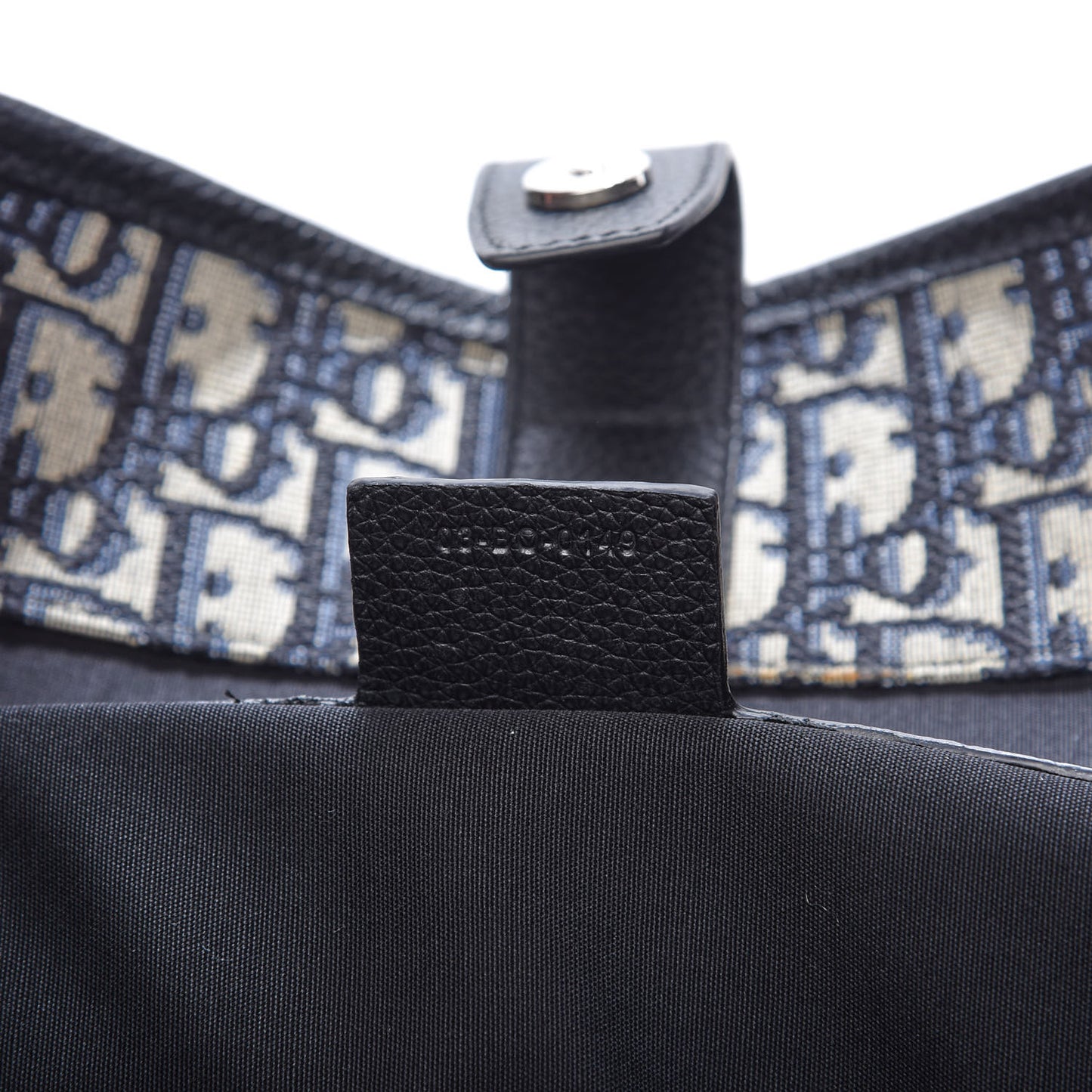 HOMME Oblique Grained Calfskin Tote Blue