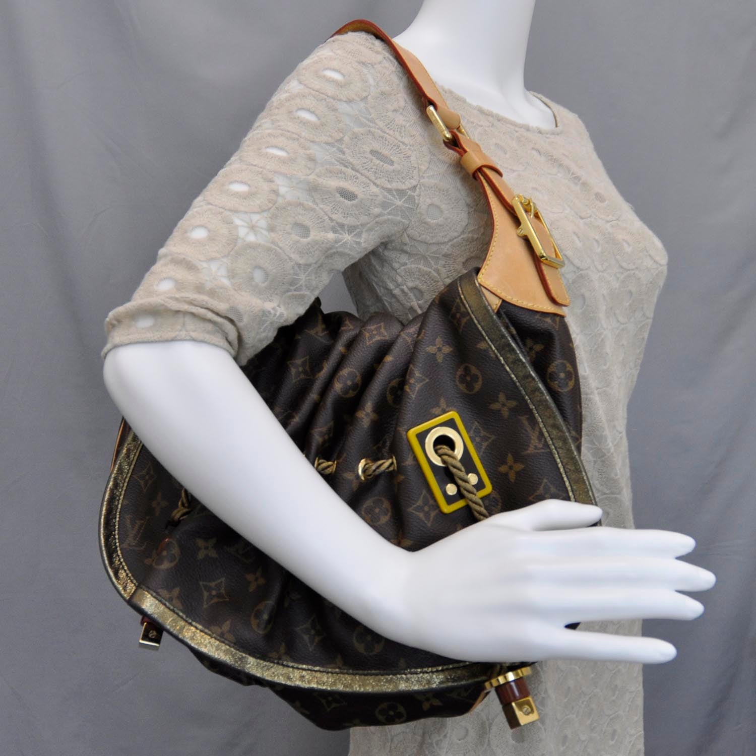 Louis Vuitton Monogram Kalahari GM 2 of 10