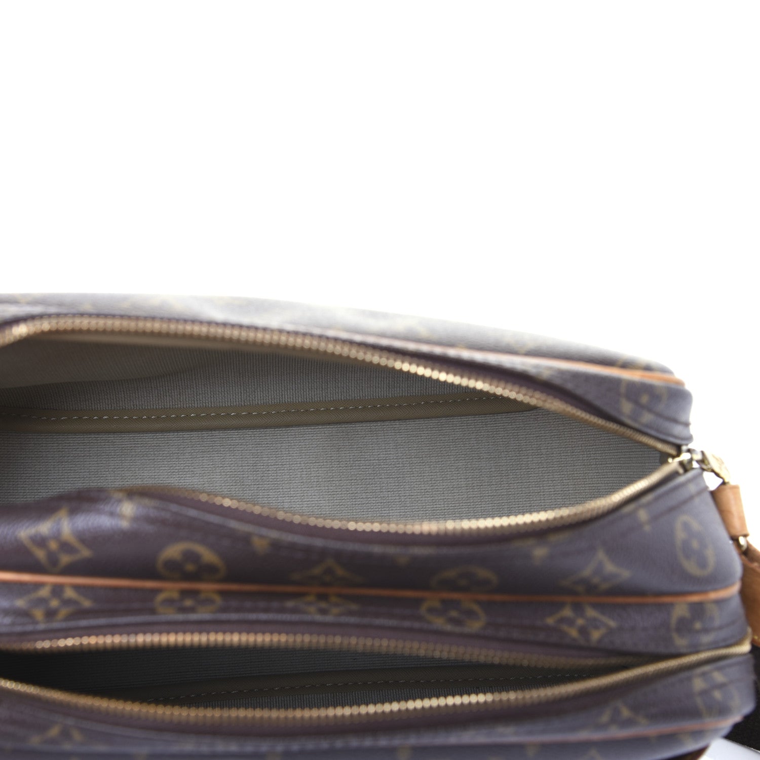 Louis Vuitton Monogram Reporter PM 9 of 21