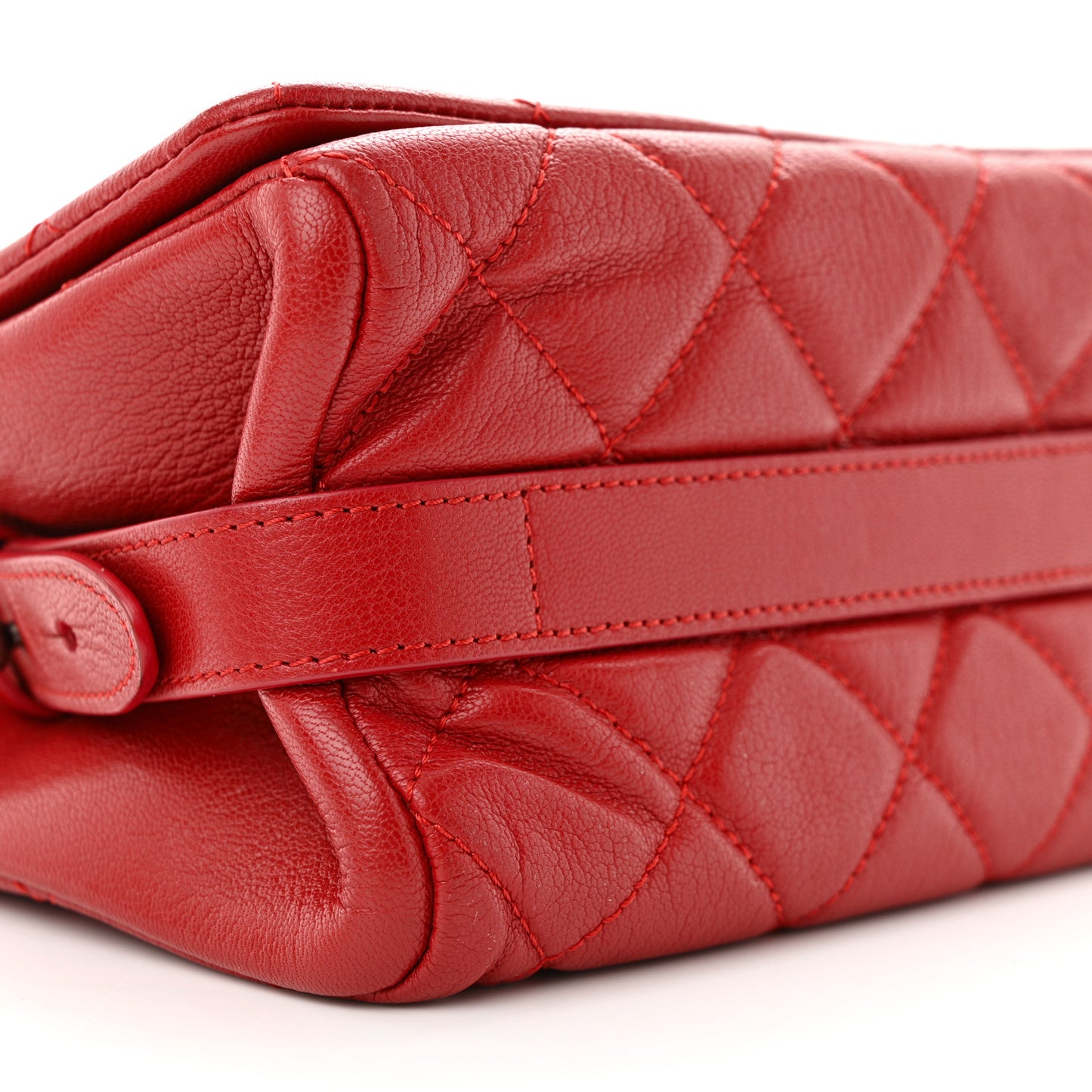 Goatskin Quilted Medium City Rock Flap Red