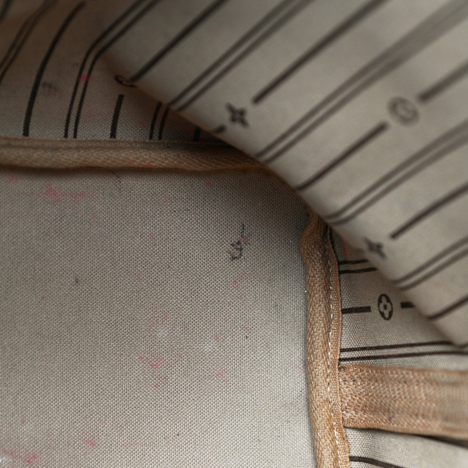 Louis Vuitton Monogram Neverfull MM 14 of 17