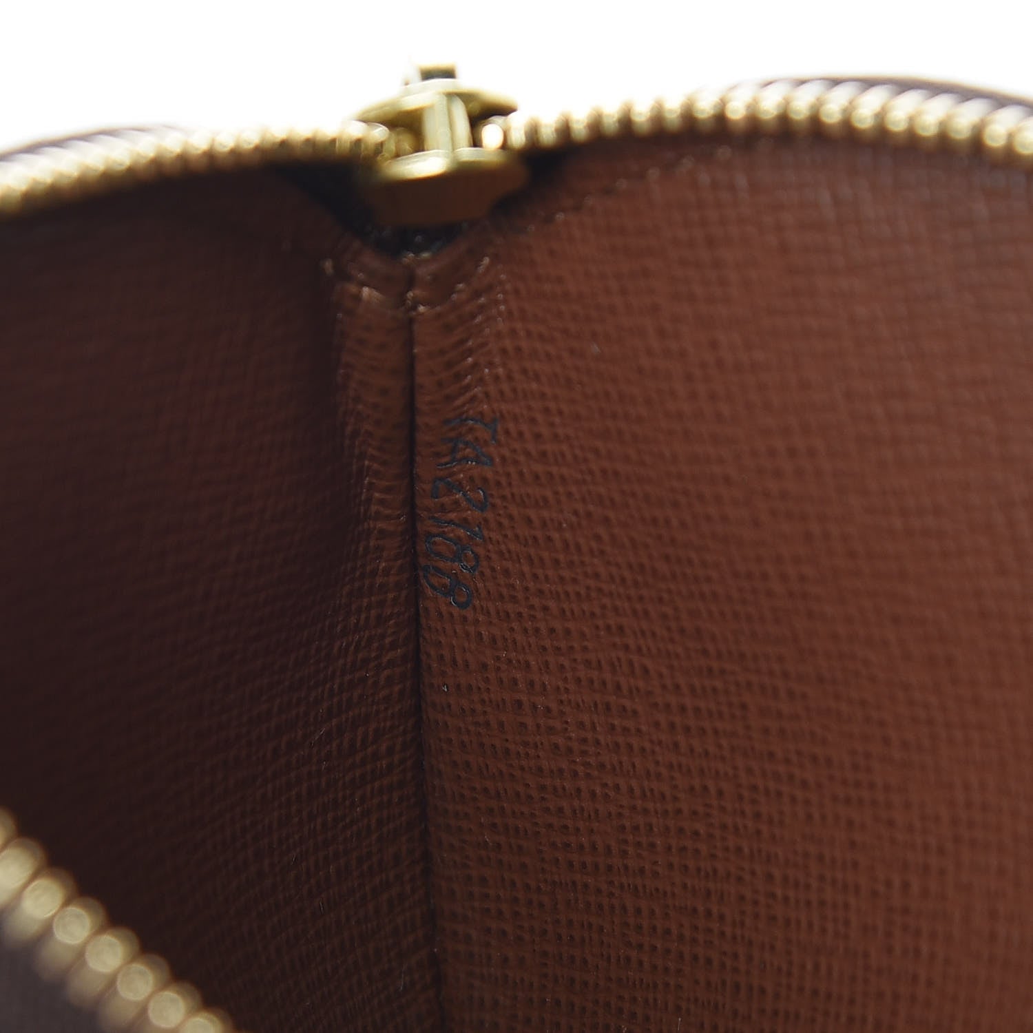 Louis Vuitton Monogram Round Coin Purse 7 of 7