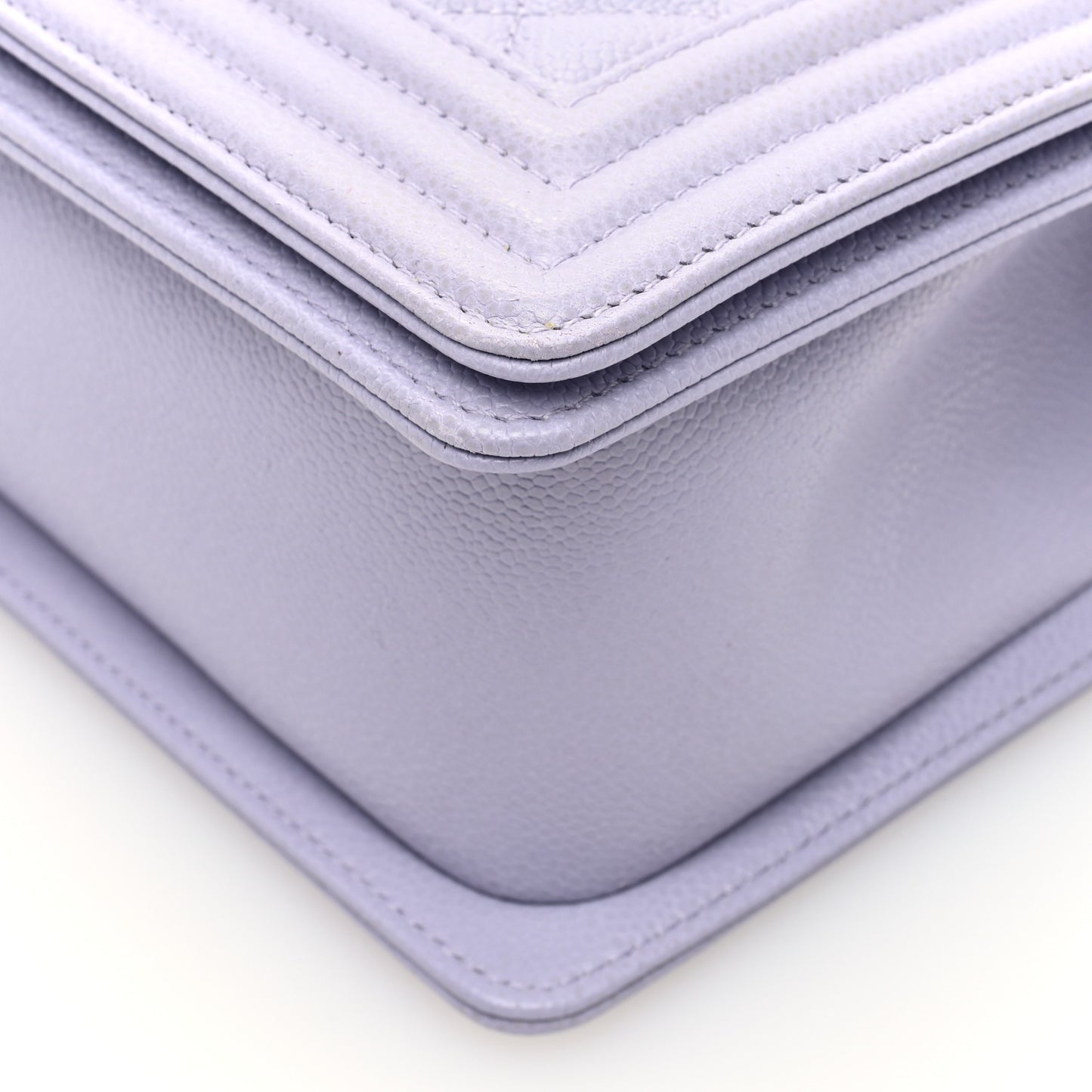 Caviar Quilted Medium Boy Flap Light Purple
