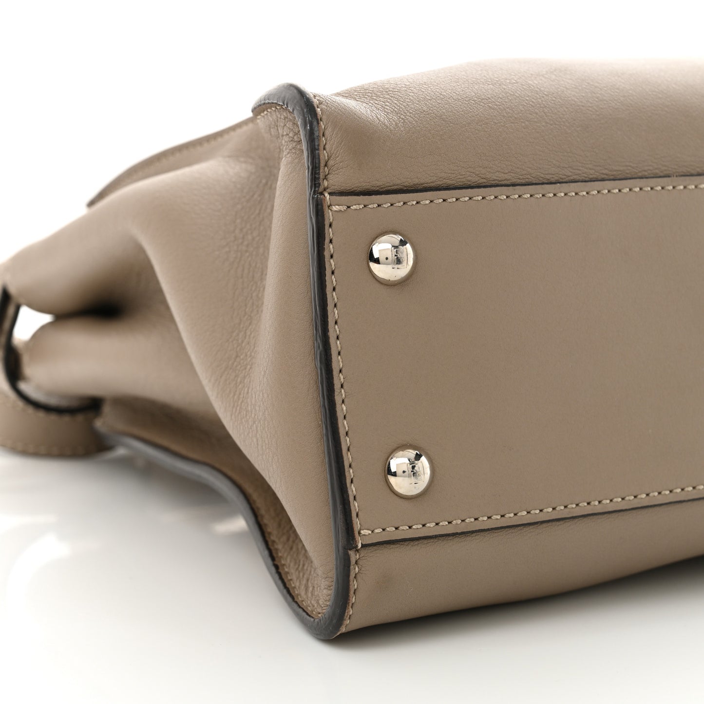 Vitello Seta Shiny Nappa Elaphe Medium Peekaboo Iconic Satchel Tortora Natural Ebano