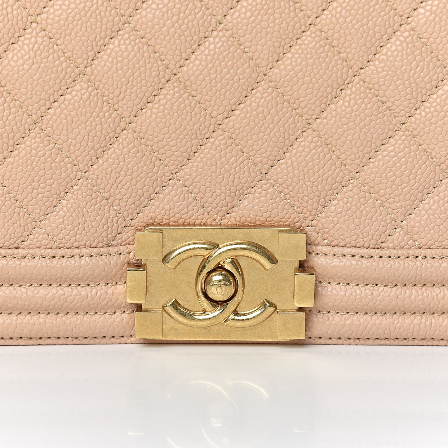 Caviar Quilted New Medium Boy Flap Beige Clair