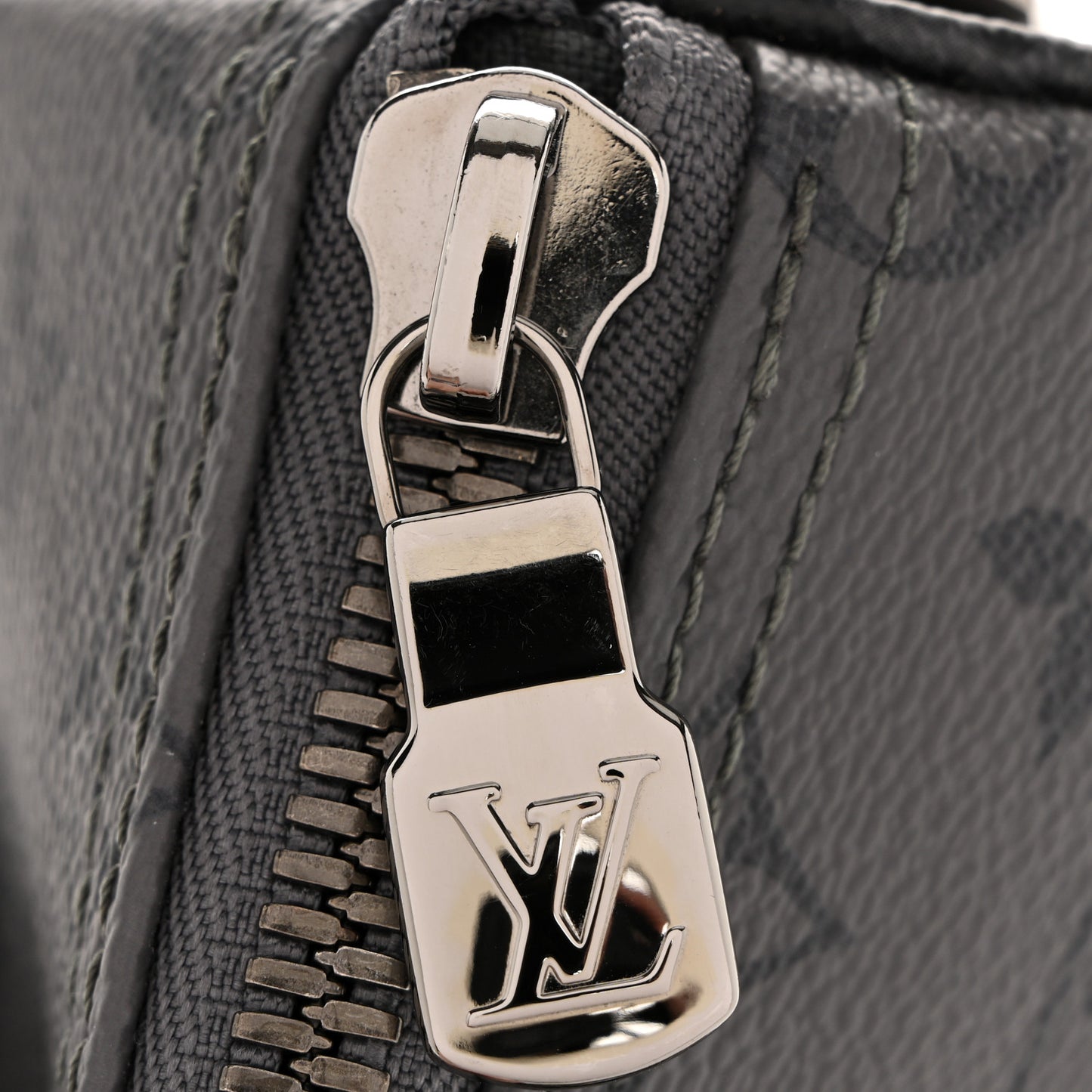 LV X YK Monogram Eclipse Reverse Pumpkin Keepall Bandouliere 25 Multicolor