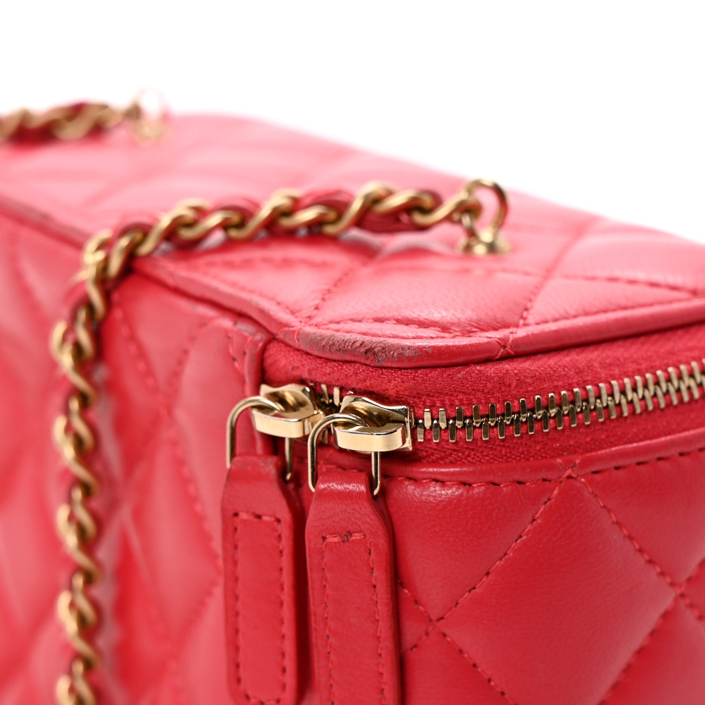 Lambskin Quilted Small Pearl Crush Vanity Case With Chain Red