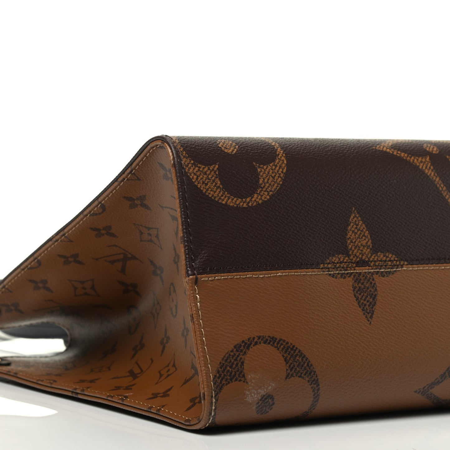 Reverse Monogram Giant Onthego MM