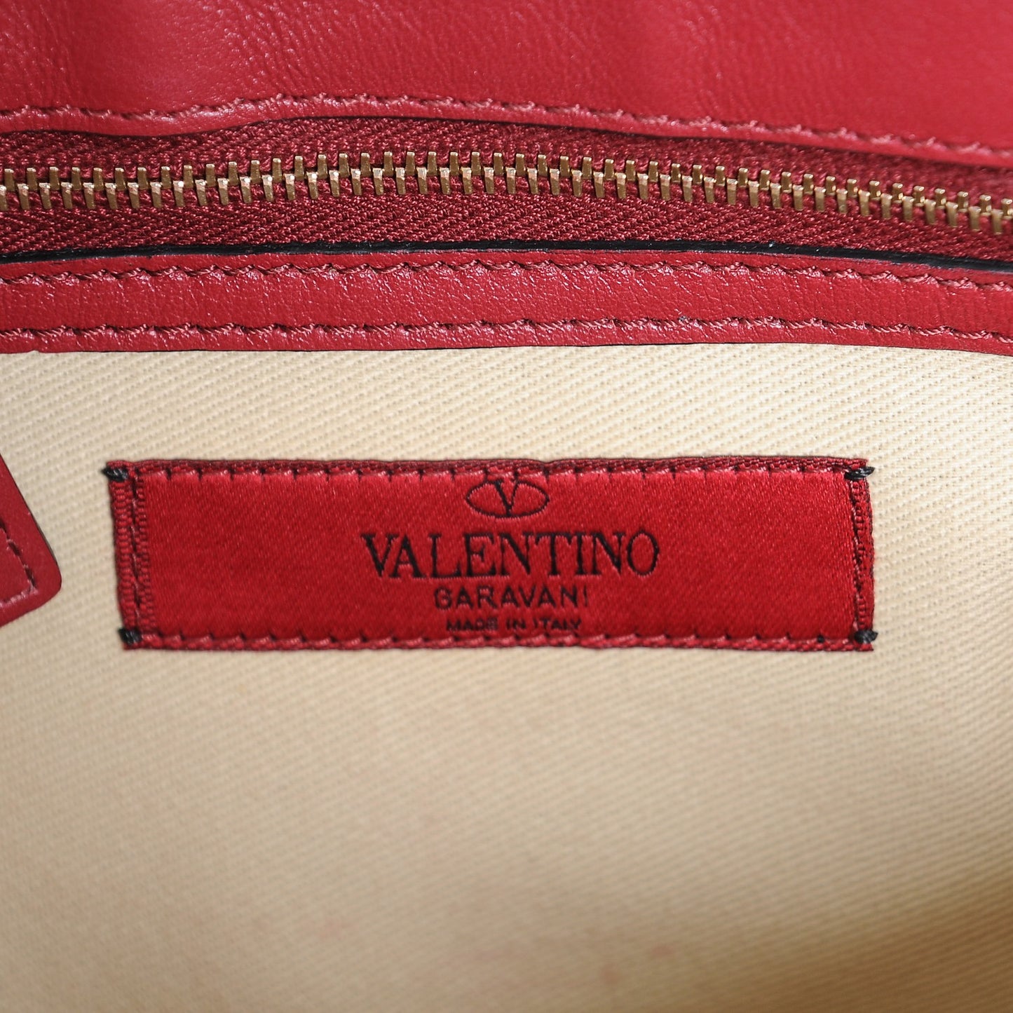 Vitello Rockstud Flip-Lock Shoulder Bag Red