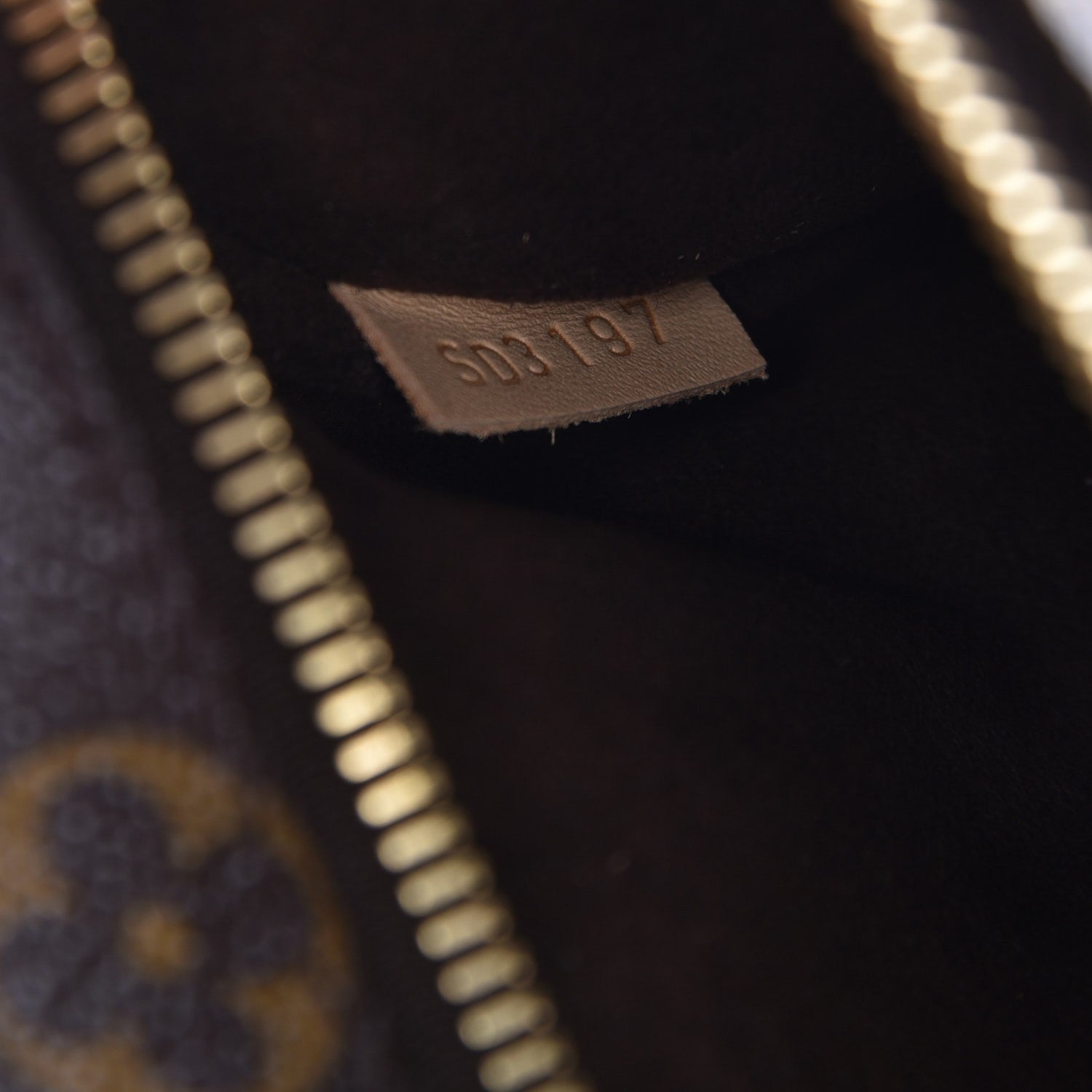 Louis Vuitton Monogram Pochette Metis 8 of 8