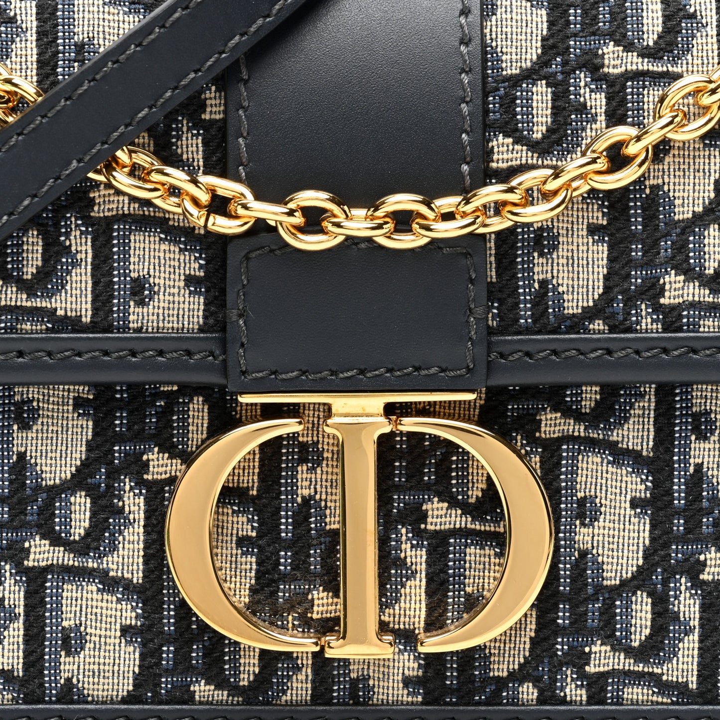 Oblique 30 Montaigne East West Chain Flap Bag Blue