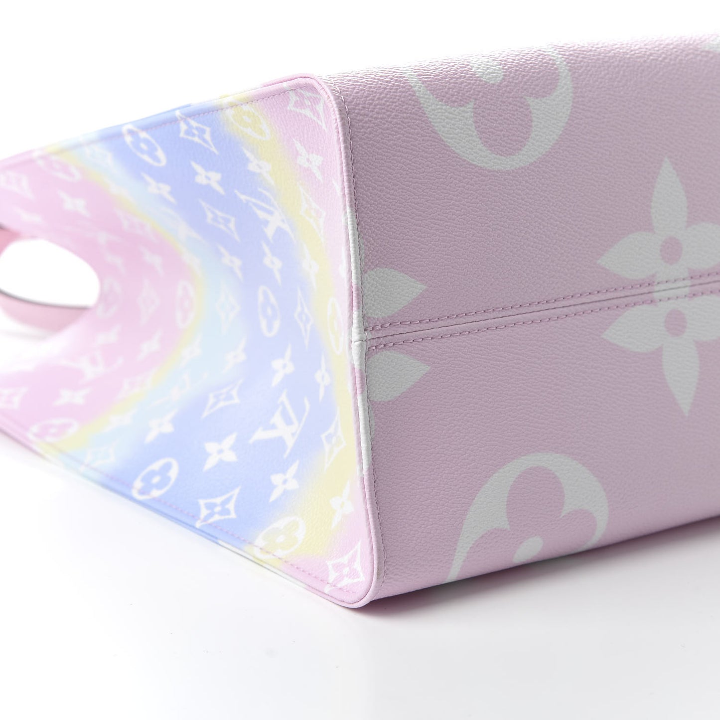 Monogram Escale Onthego GM Pastel