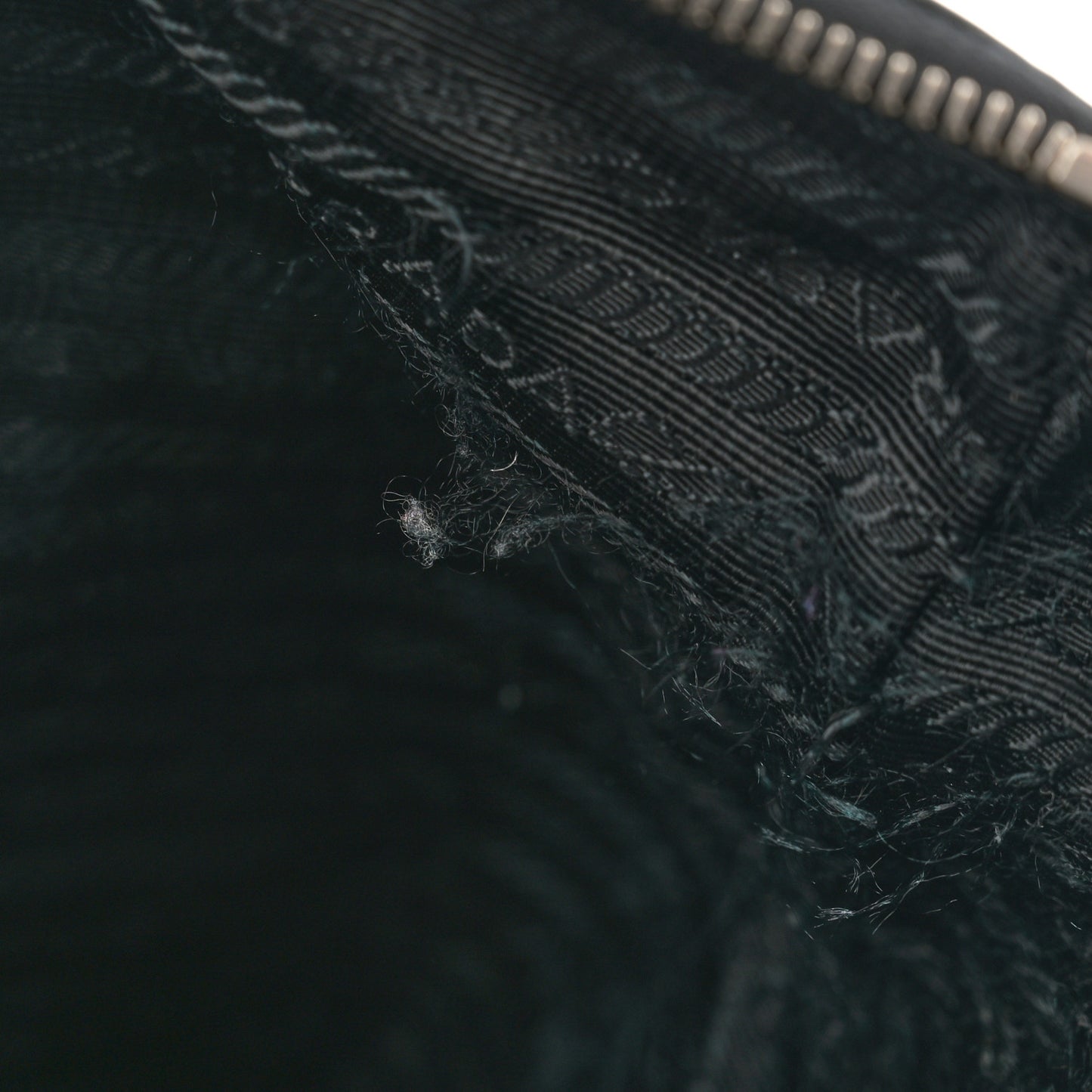 Nylon Flat Messenger Bag Black