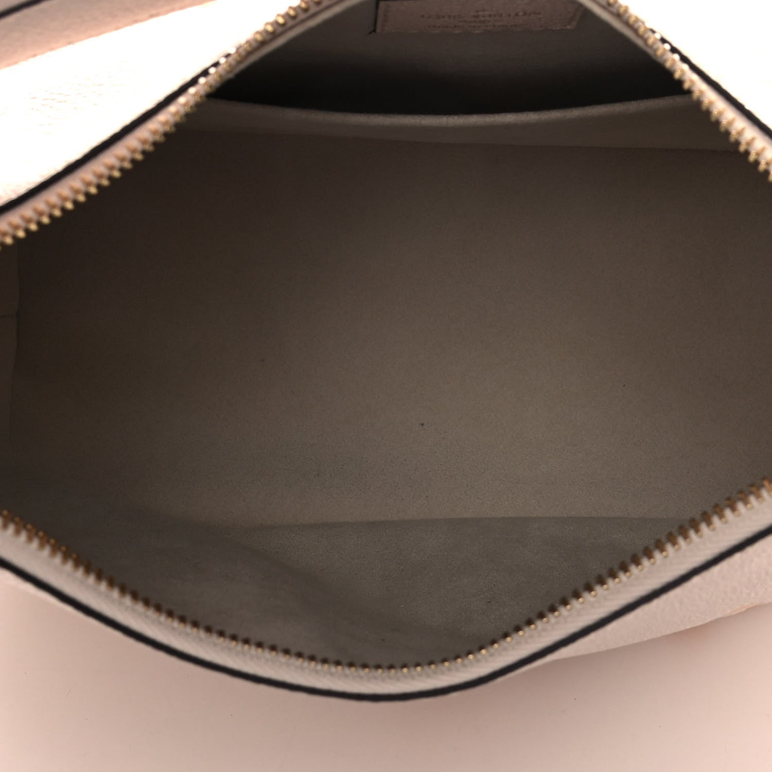 Louis Vuitton Empreinte Monogram Giant By The Pool Marshmallow Hobo Cream Saffron 4 of 10