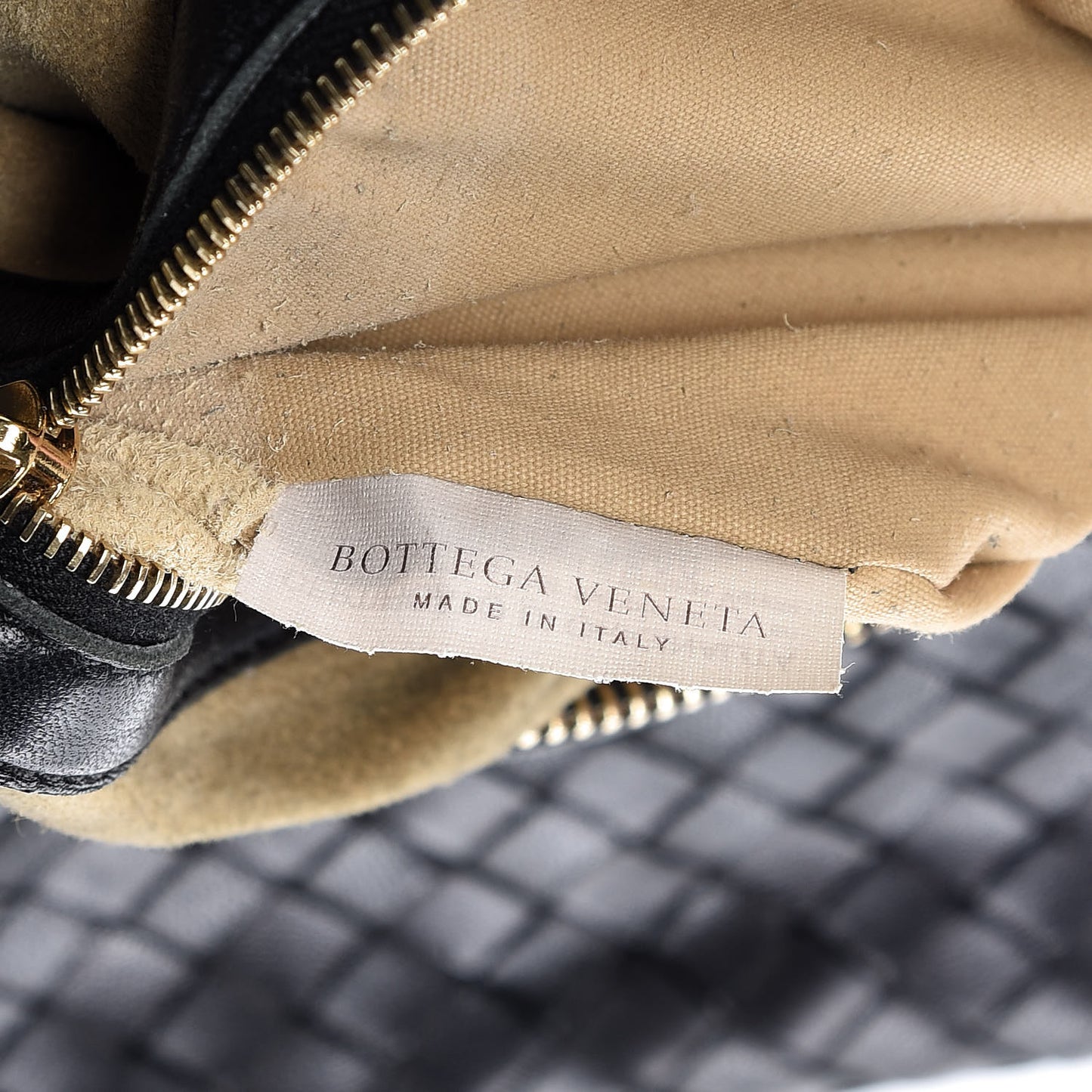 Nappa Intrecciato Medium Veneta Hobo Black
