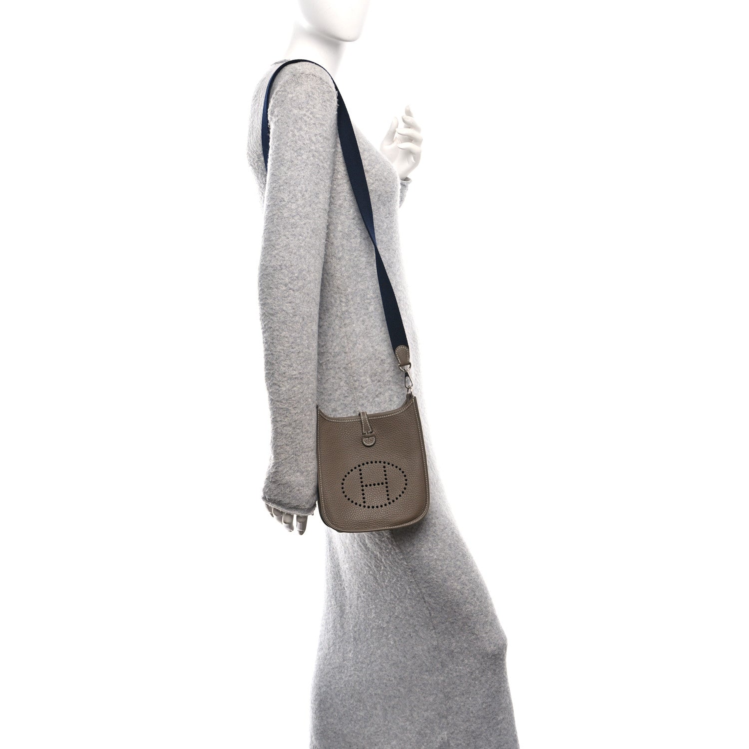 エルメス Hermes Taurillon Clemence Amazone Evelyne TPM Etoupe Bleu Indigo