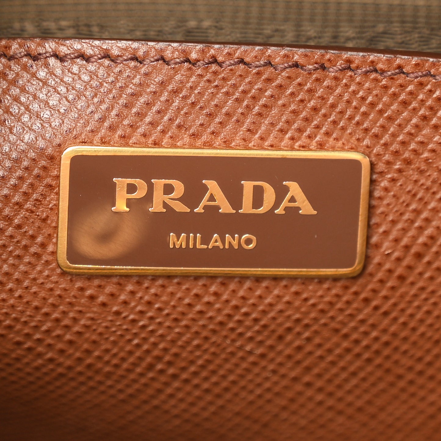 Saffiano Cuir Top Handle Dome Tote Palissandro