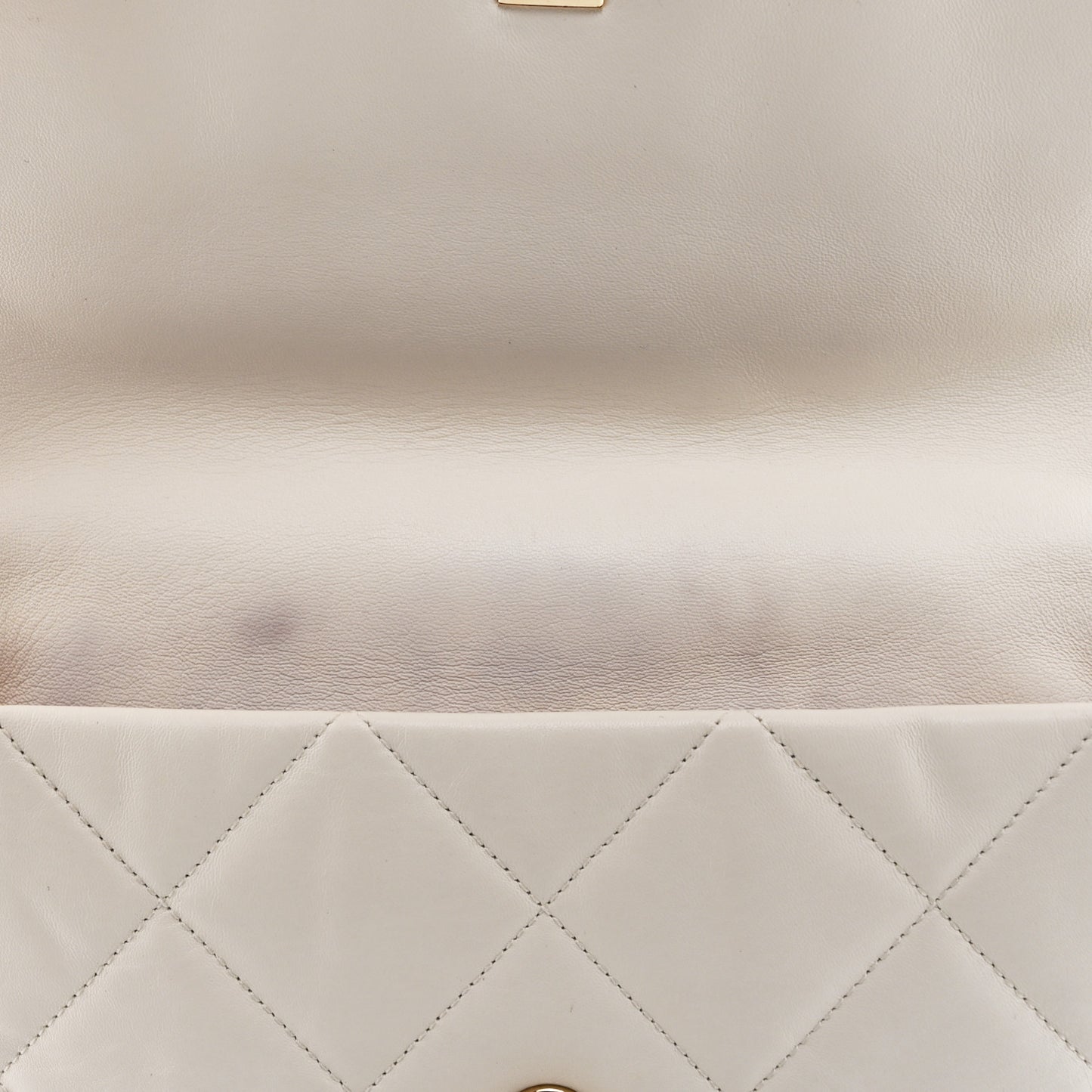 Lambskin Quilted Logo Strap Flap Black White