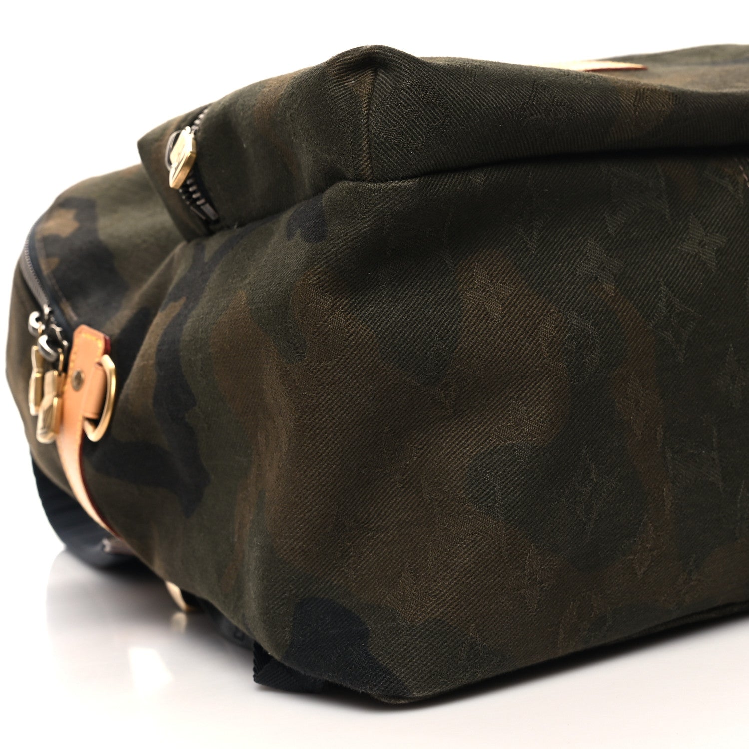 Louis Vuitton X SUPREME Canvas Camouflage Apollo Backpack 8 of 9