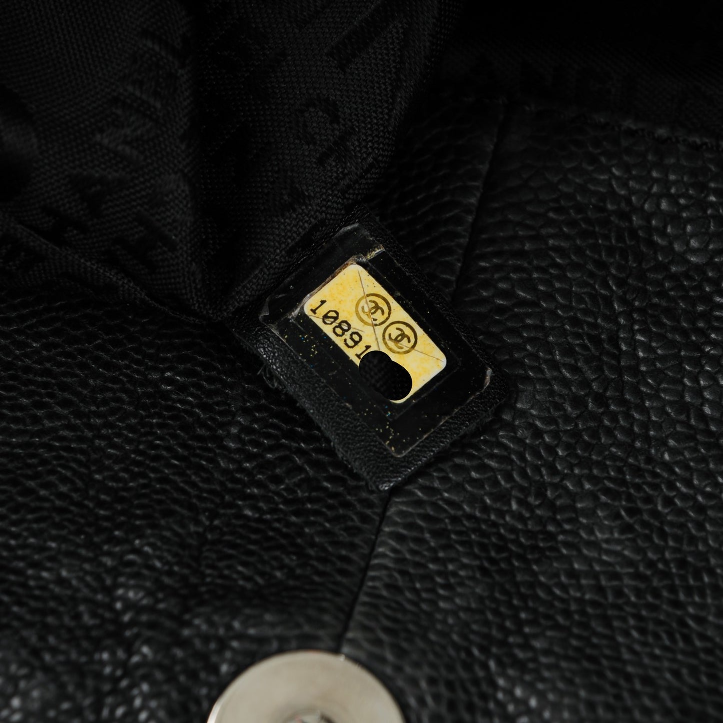 Distressed Caviar XL Coco Cabas Black